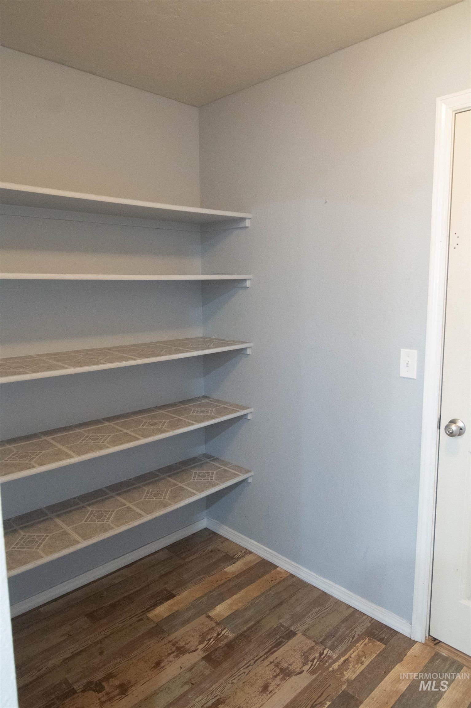 880 SW Independence, Mountain Home, Idaho 83647-6368, 4 Bedrooms, 2.5 Bathrooms, Residential For Sale, Price $418,000,MLS 98967243