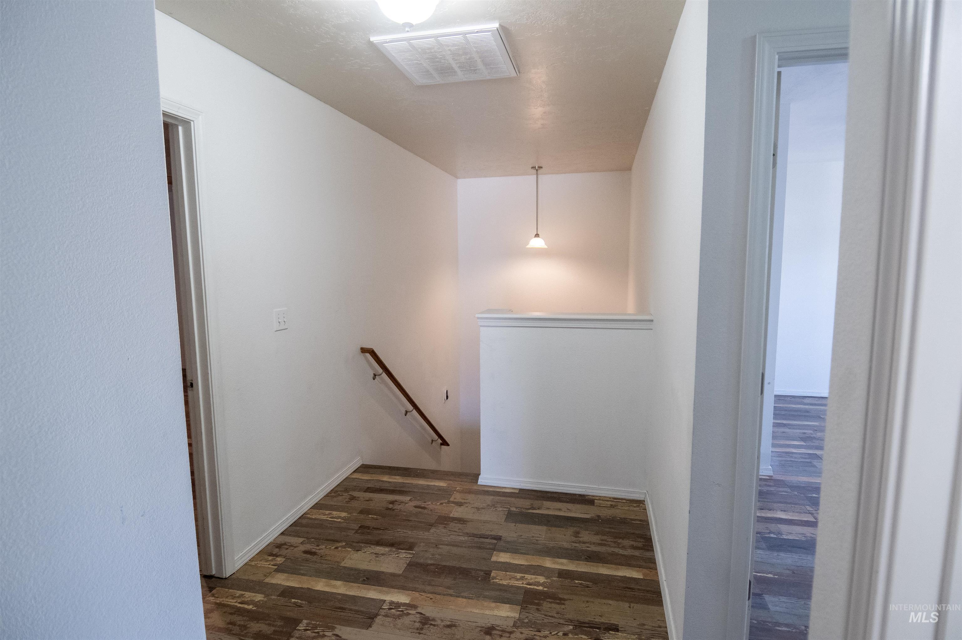 880 SW Independence, Mountain Home, Idaho 83647-6368, 4 Bedrooms, 2.5 Bathrooms, Residential For Sale, Price $418,000,MLS 98967243