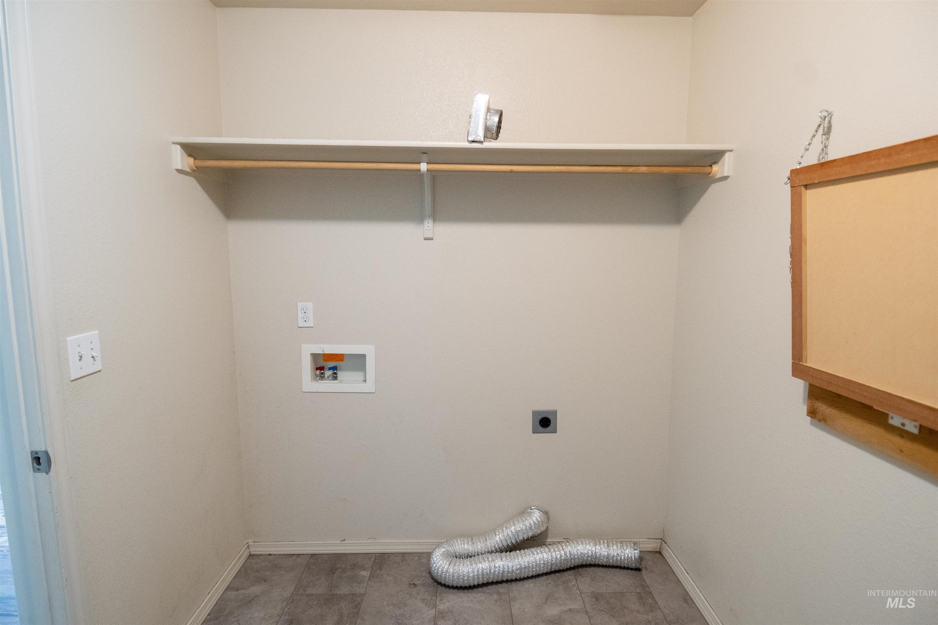 880 SW Independence, Mountain Home, Idaho 83647-6368, 4 Bedrooms, 2.5 Bathrooms, Residential For Sale, Price $418,000,MLS 98967243