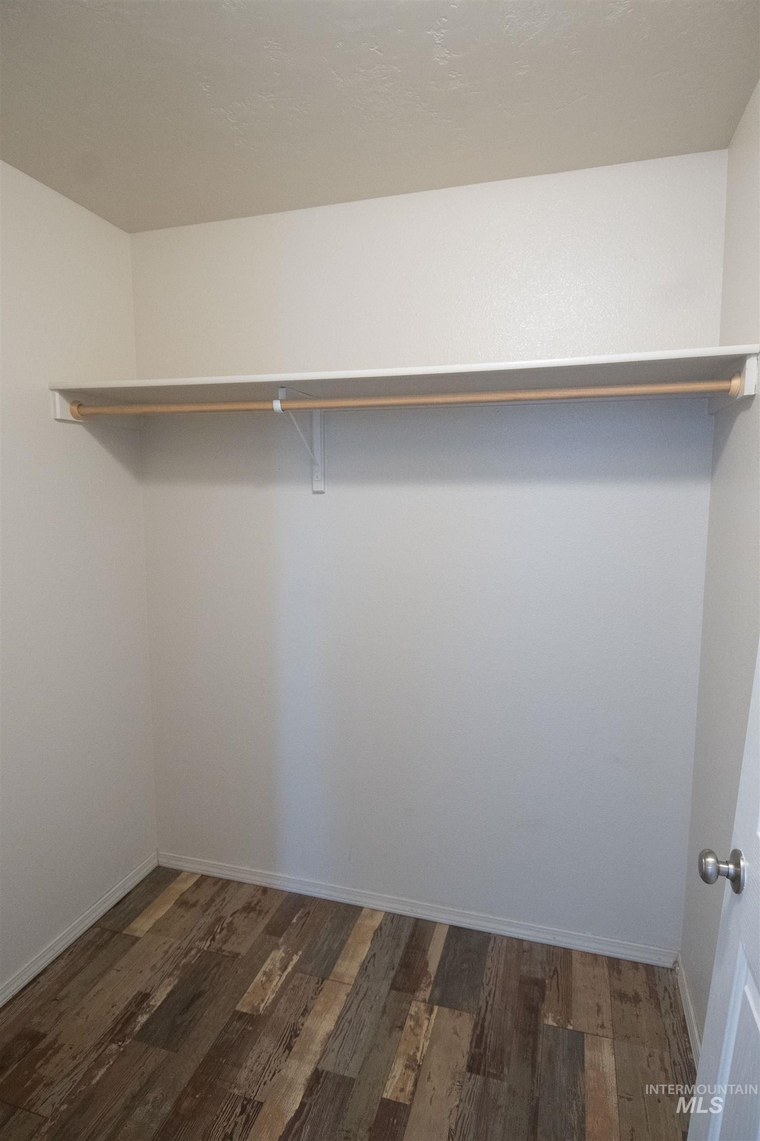 880 SW Independence, Mountain Home, Idaho 83647-6368, 4 Bedrooms, 2.5 Bathrooms, Residential For Sale, Price $418,000,MLS 98967243