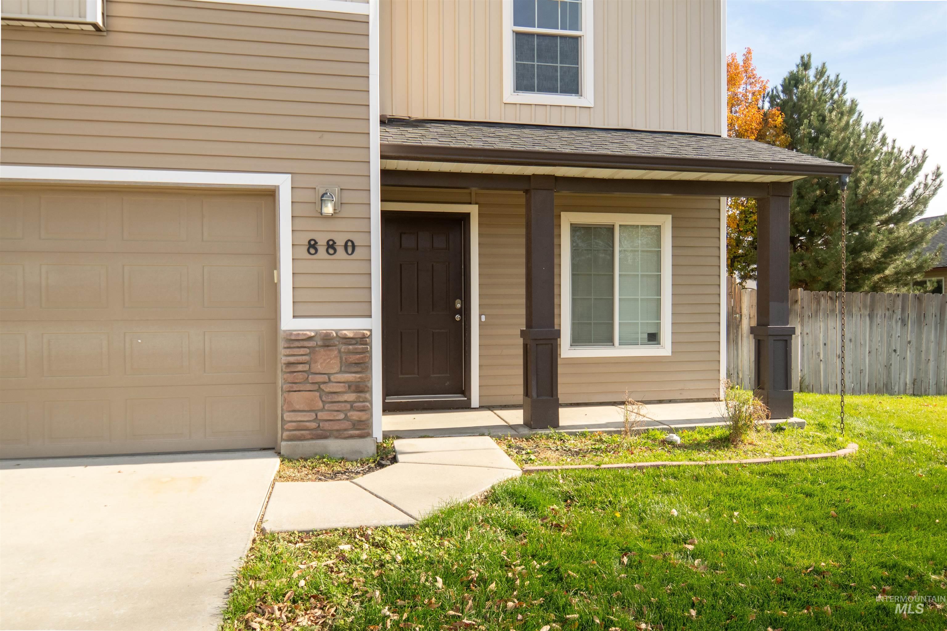 880 SW Independence, Mountain Home, Idaho 83647-6368, 4 Bedrooms, 2.5 Bathrooms, Residential For Sale, Price $418,000,MLS 98967243