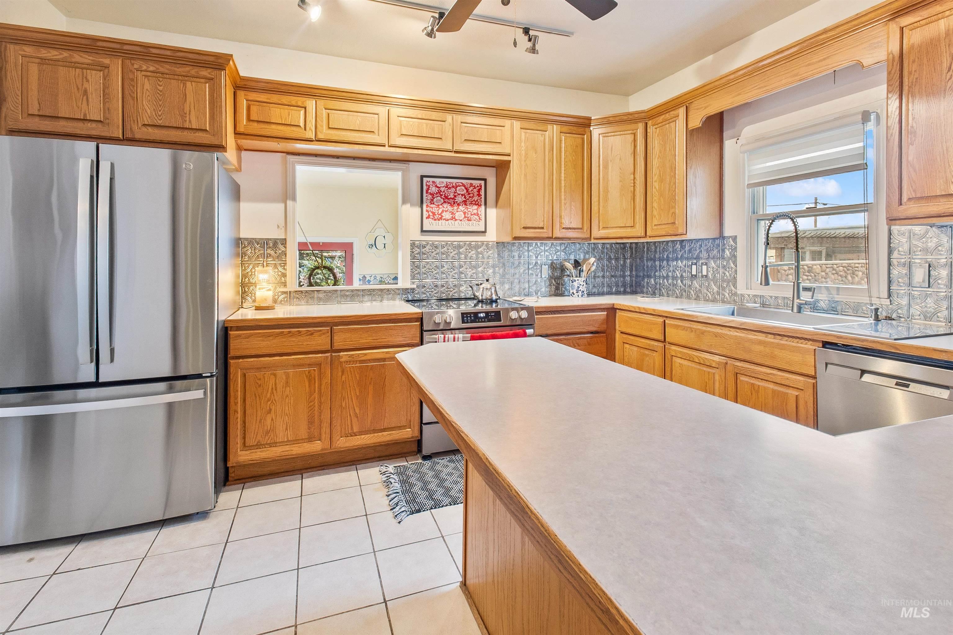 1917 Arthur Street, Caldwell, Idaho 83605, 5 Bedrooms, 3 Bathrooms, Residential For Sale, Price $699,900,MLS 98967248