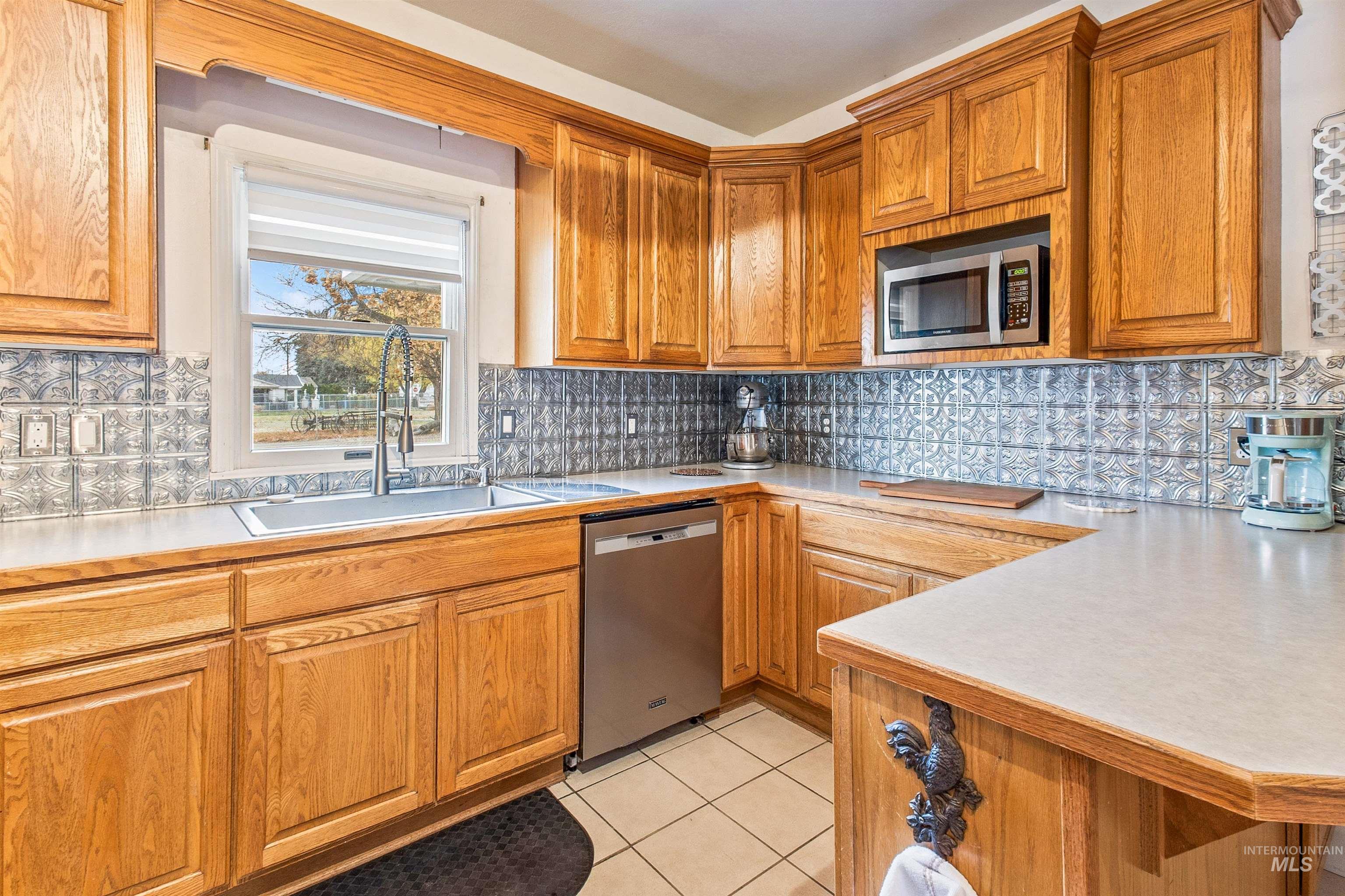 1917 Arthur Street, Caldwell, Idaho 83605, 5 Bedrooms, 3 Bathrooms, Residential For Sale, Price $699,900,MLS 98967248