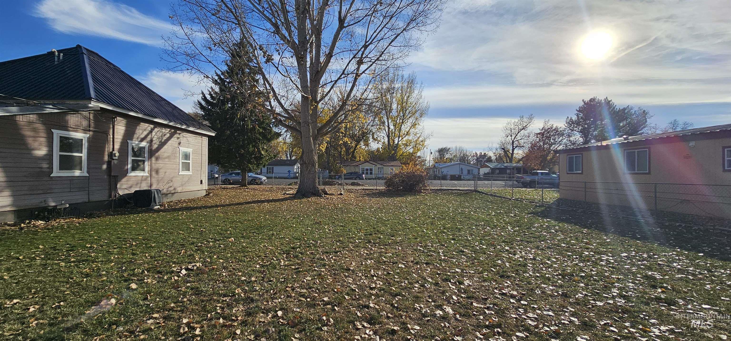 1126 E Main Street, Weiser, Idaho 83672, 2 Bedrooms, 1 Bathroom, Residential For Sale, Price $250,000,MLS 98967251