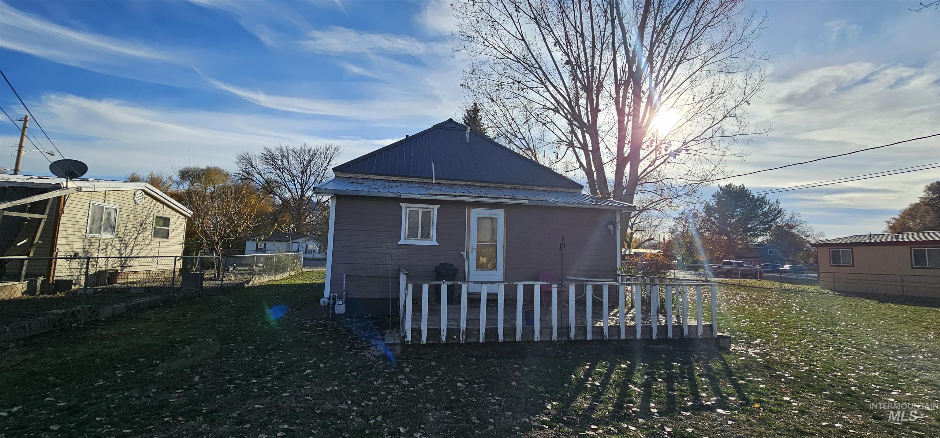 1126 E Main Street, Weiser, Idaho 83672, 2 Bedrooms, 1 Bathroom, Residential For Sale, Price $250,000,MLS 98967251