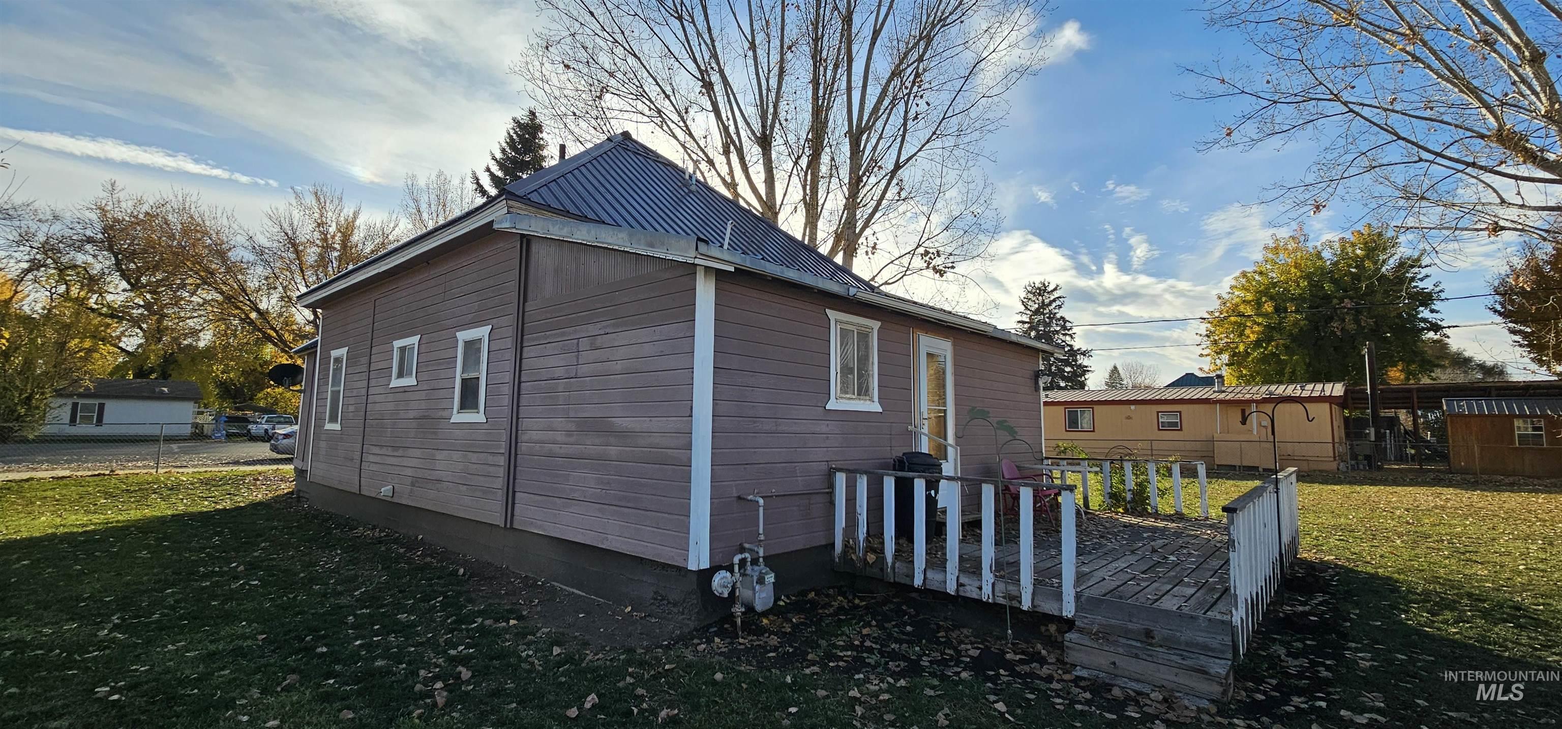 1126 E Main Street, Weiser, Idaho 83672, 2 Bedrooms, 1 Bathroom, Residential For Sale, Price $250,000,MLS 98967251