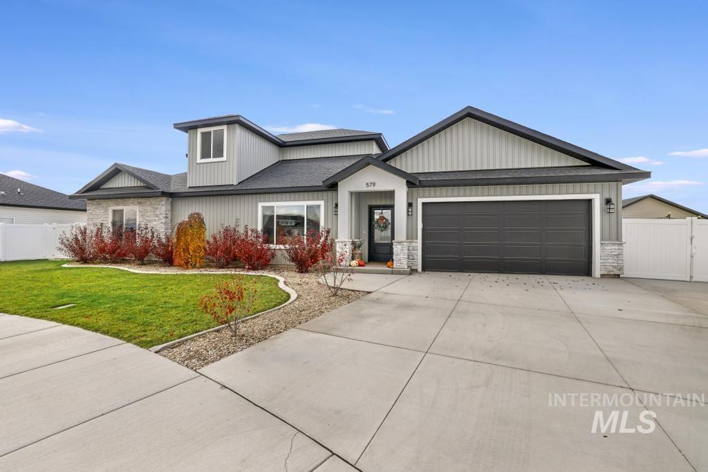 579 Pisces Ct., Twin Falls, Idaho 83301, 4 Bedrooms, 2.5 Bathrooms, Residential For Sale, Price $440,000,MLS 98967264