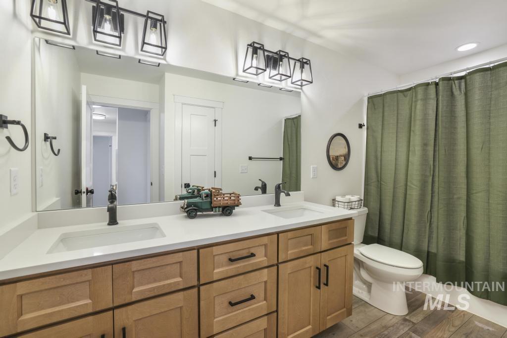 579 Pisces Ct., Twin Falls, Idaho 83301, 4 Bedrooms, 2.5 Bathrooms, Residential For Sale, Price $440,000,MLS 98967264