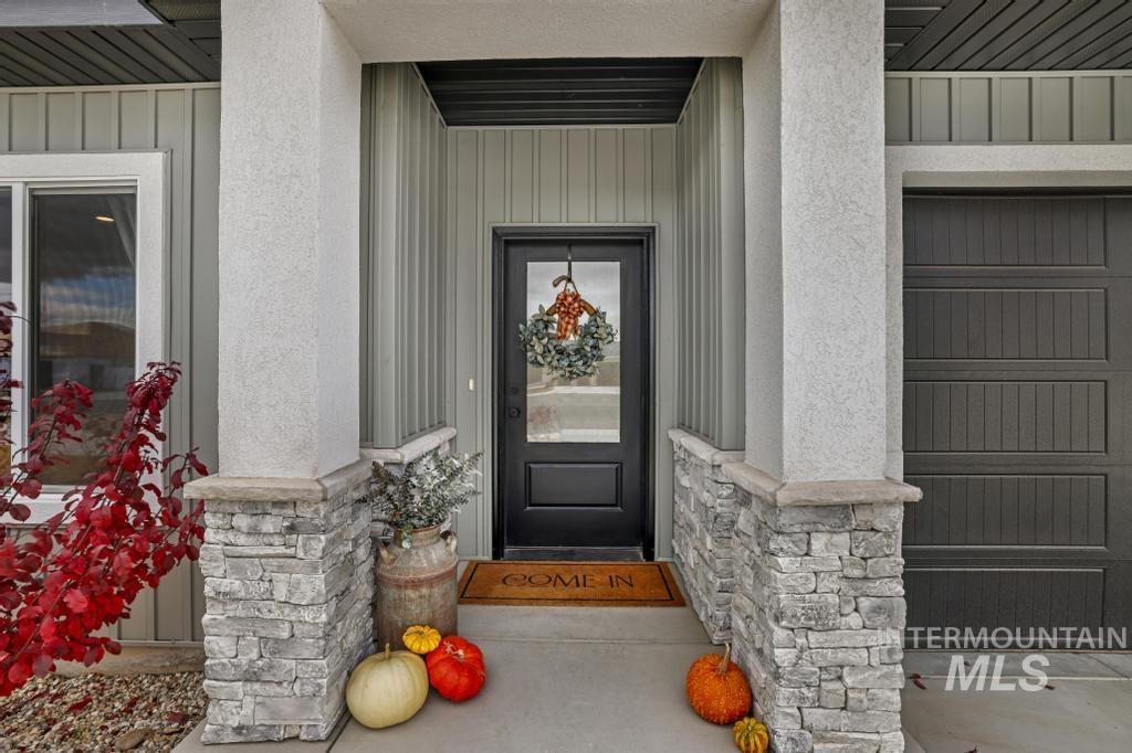 579 Pisces Ct., Twin Falls, Idaho 83301, 4 Bedrooms, 2.5 Bathrooms, Residential For Sale, Price $440,000,MLS 98967264