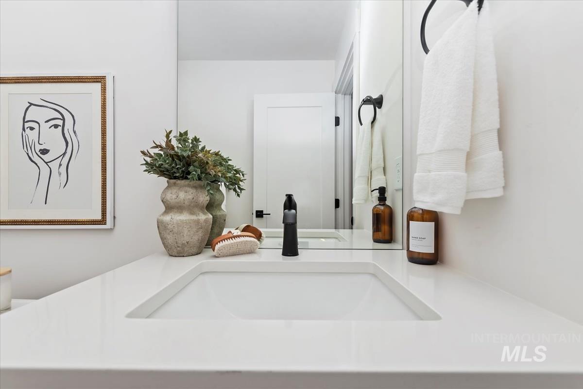 1659 W Burlison Ln., Boise, Idaho 83705, 3 Bedrooms, 3.5 Bathrooms, Residential For Sale, Price $466,880,MLS 98967273