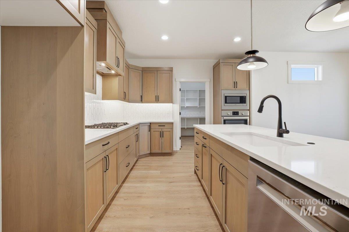 1008 Whitewater Way, Emmett, Idaho 83617, 3 Bedrooms, 2 Bathrooms, Residential For Sale, Price $519,900,MLS 98967277