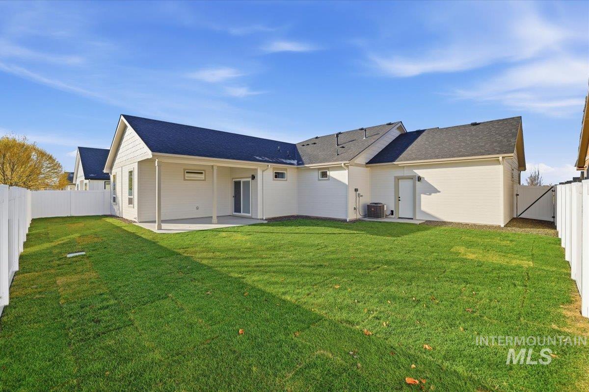 1008 Whitewater Way, Emmett, Idaho 83617, 3 Bedrooms, 2 Bathrooms, Residential For Sale, Price $519,900,MLS 98967277