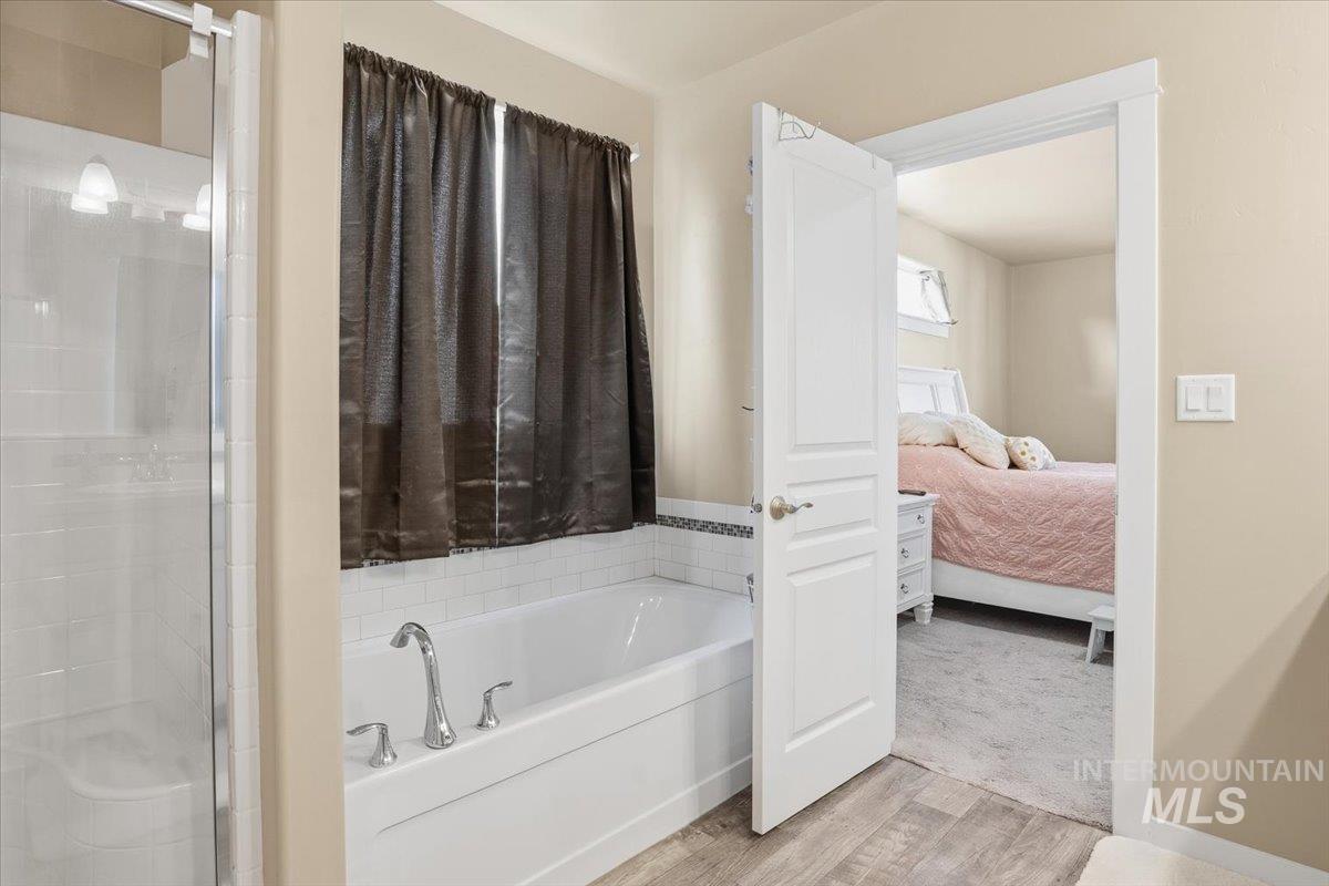 11352 W Wild Aster St, Star, Idaho 83669, 3 Bedrooms, 2 Bathrooms, Residential For Sale, Price $513,000,MLS 98967279