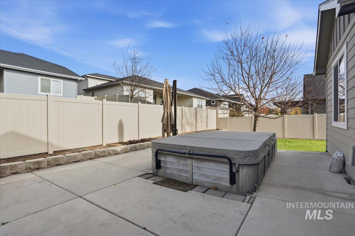 11352 W Wild Aster St, Star, Idaho 83669, 3 Bedrooms, 2 Bathrooms, Residential For Sale, Price $513,000,MLS 98967279