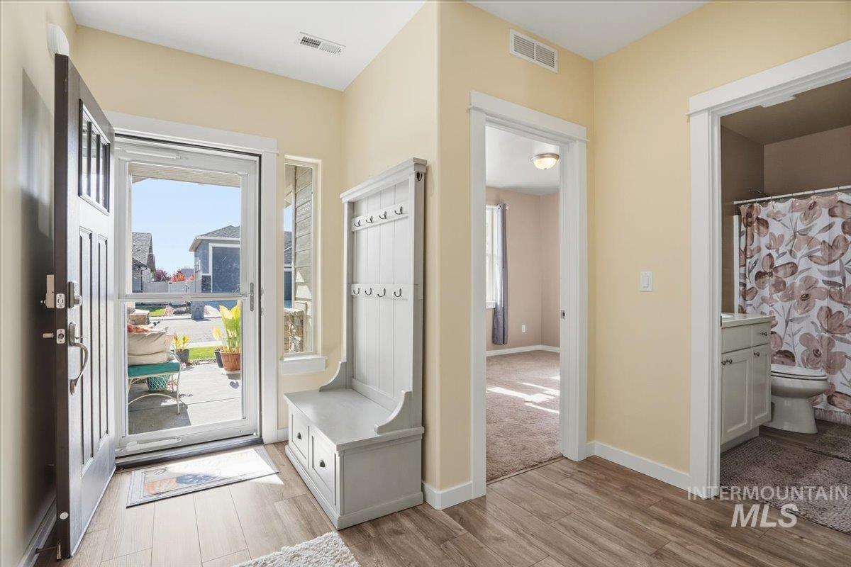 11352 W Wild Aster St, Star, Idaho 83669, 3 Bedrooms, 2 Bathrooms, Residential For Sale, Price $513,000,MLS 98967279