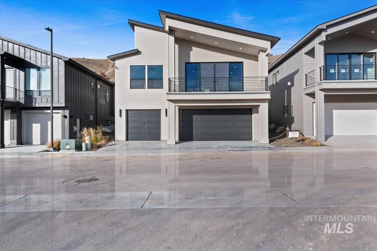 3527 E Warm Springs Ave, Boise, Idaho 83716, 3 Bedrooms, 2.5 Bathrooms, Residential For Sale, Price $889,900,MLS 98967282