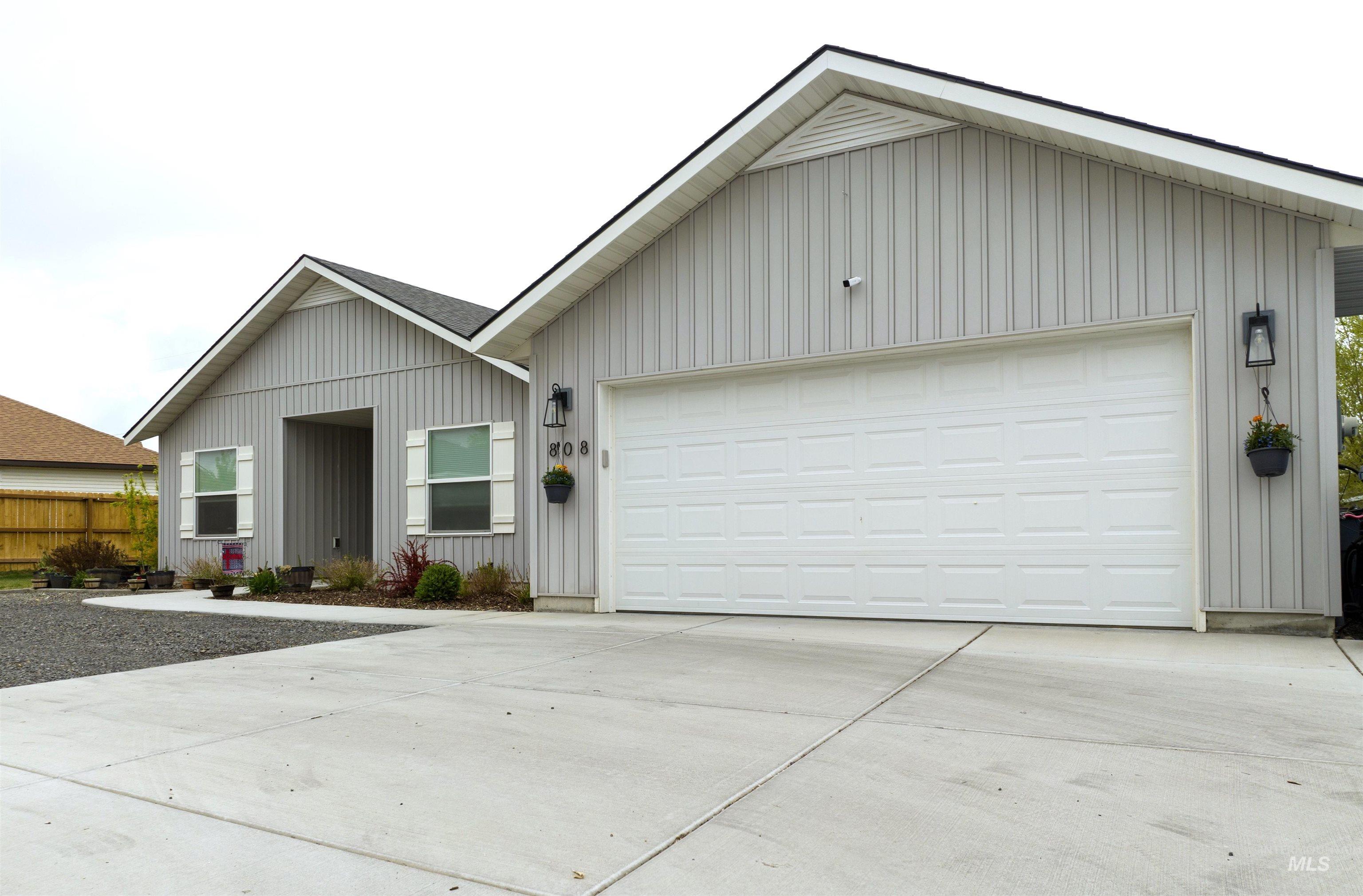 808 Adell Ave, Filer, Idaho 83328-5340, 4 Bedrooms, 2 Bathrooms, Residential For Sale, Price $355,000,MLS 98967286