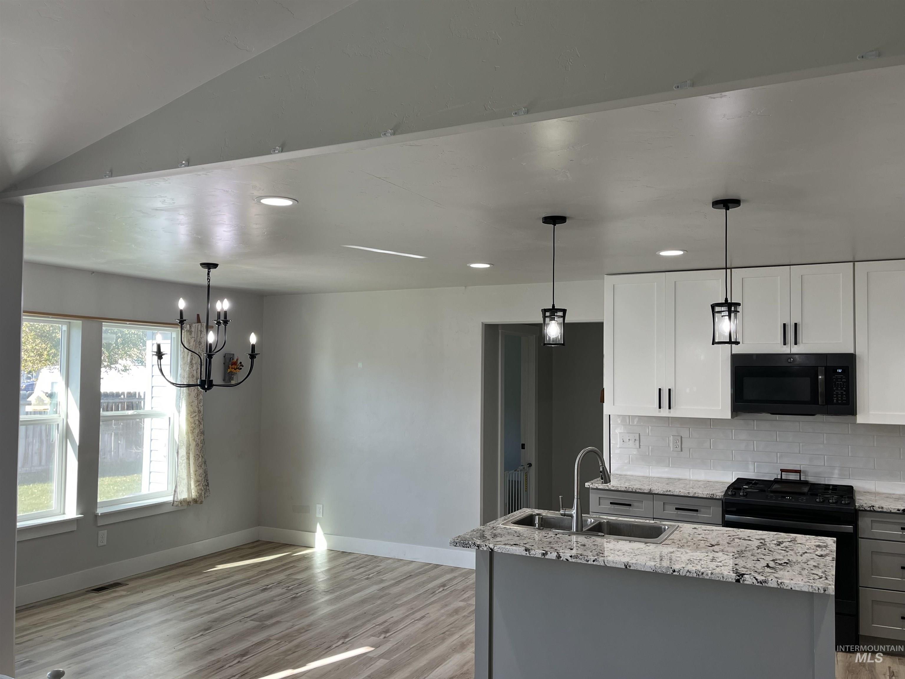 808 Adell Ave, Filer, Idaho 83328-5340, 4 Bedrooms, 2 Bathrooms, Residential For Sale, Price $355,000,MLS 98967286