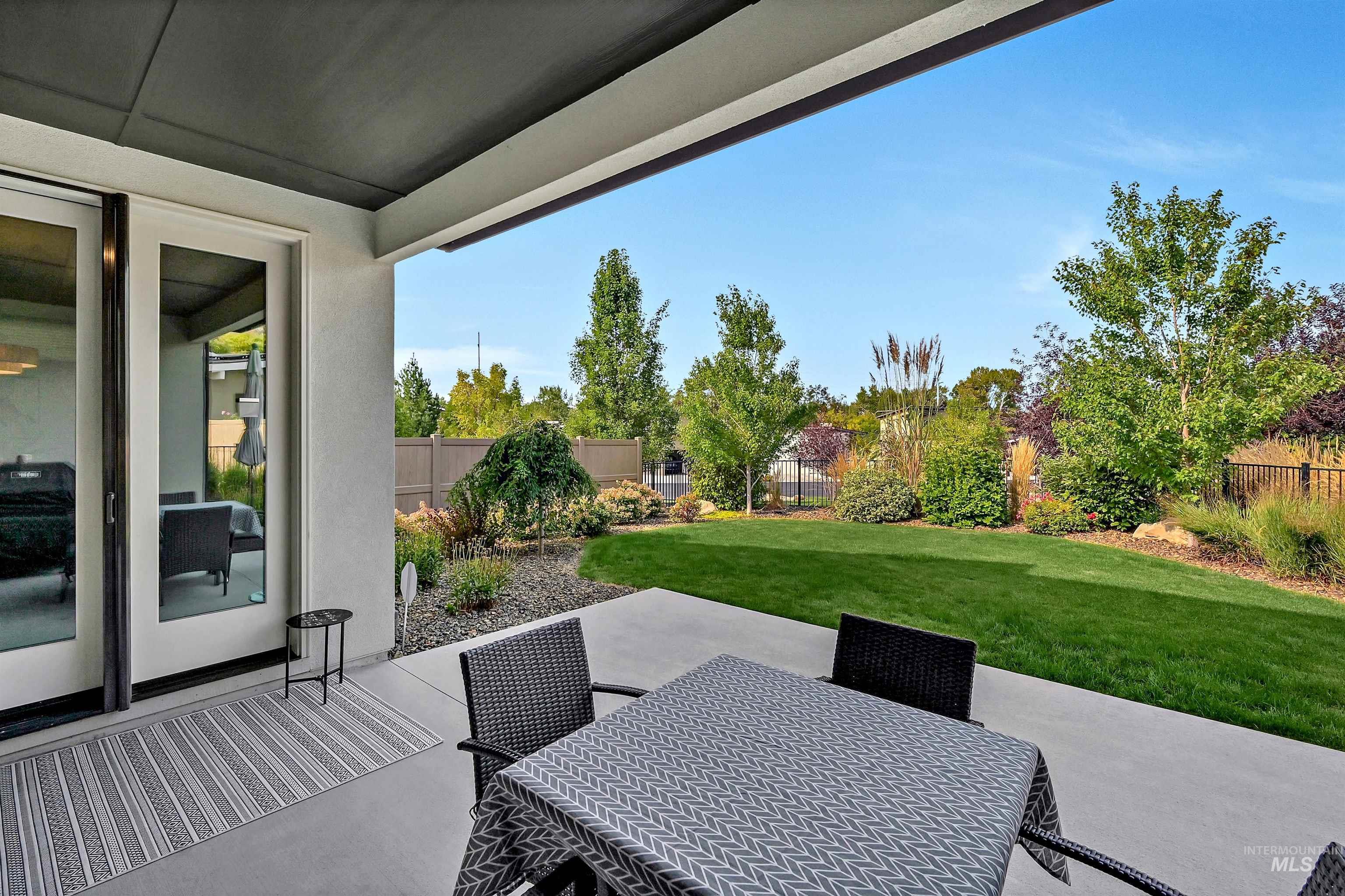 1525 S Boulder View Ln, Boise, Idaho 83712, 3 Bedrooms, 2.5 Bathrooms, Residential For Sale, Price $1,149,000,MLS 98967294