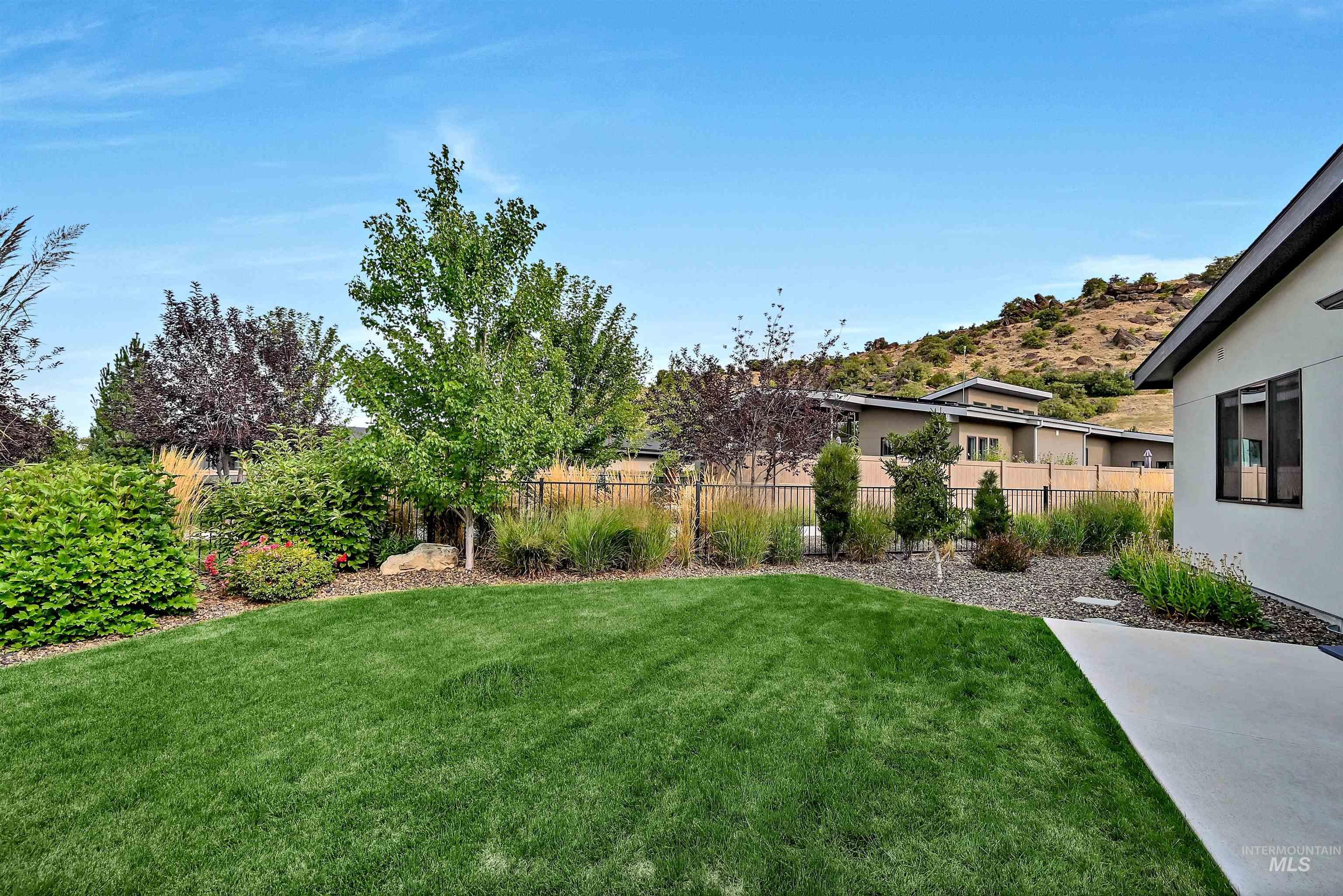 1525 S Boulder View Ln, Boise, Idaho 83712, 3 Bedrooms, 2.5 Bathrooms, Residential For Sale, Price $1,149,000,MLS 98967294