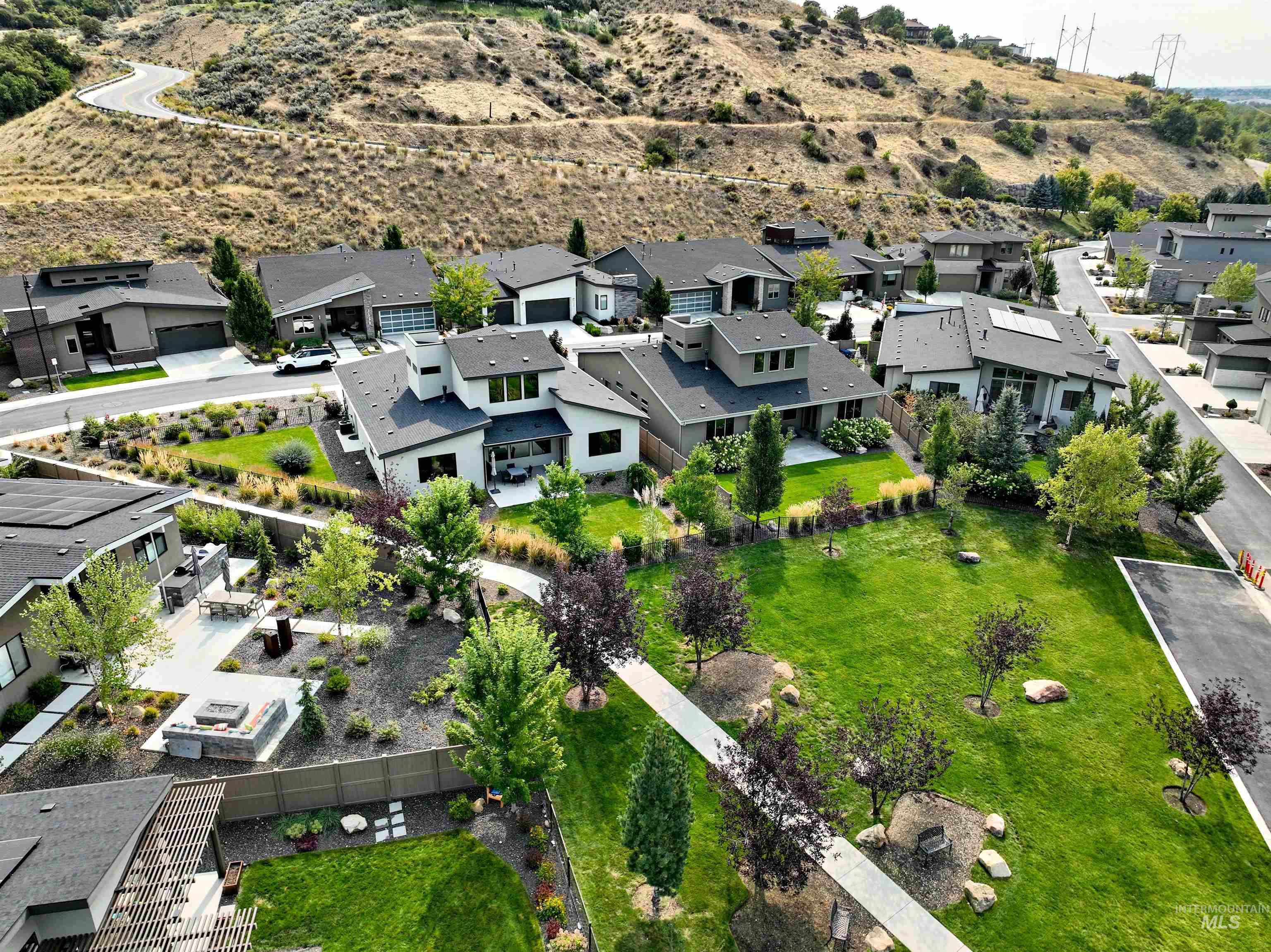 1525 S Boulder View Ln, Boise, Idaho 83712, 3 Bedrooms, 2.5 Bathrooms, Residential For Sale, Price $1,149,000,MLS 98967294