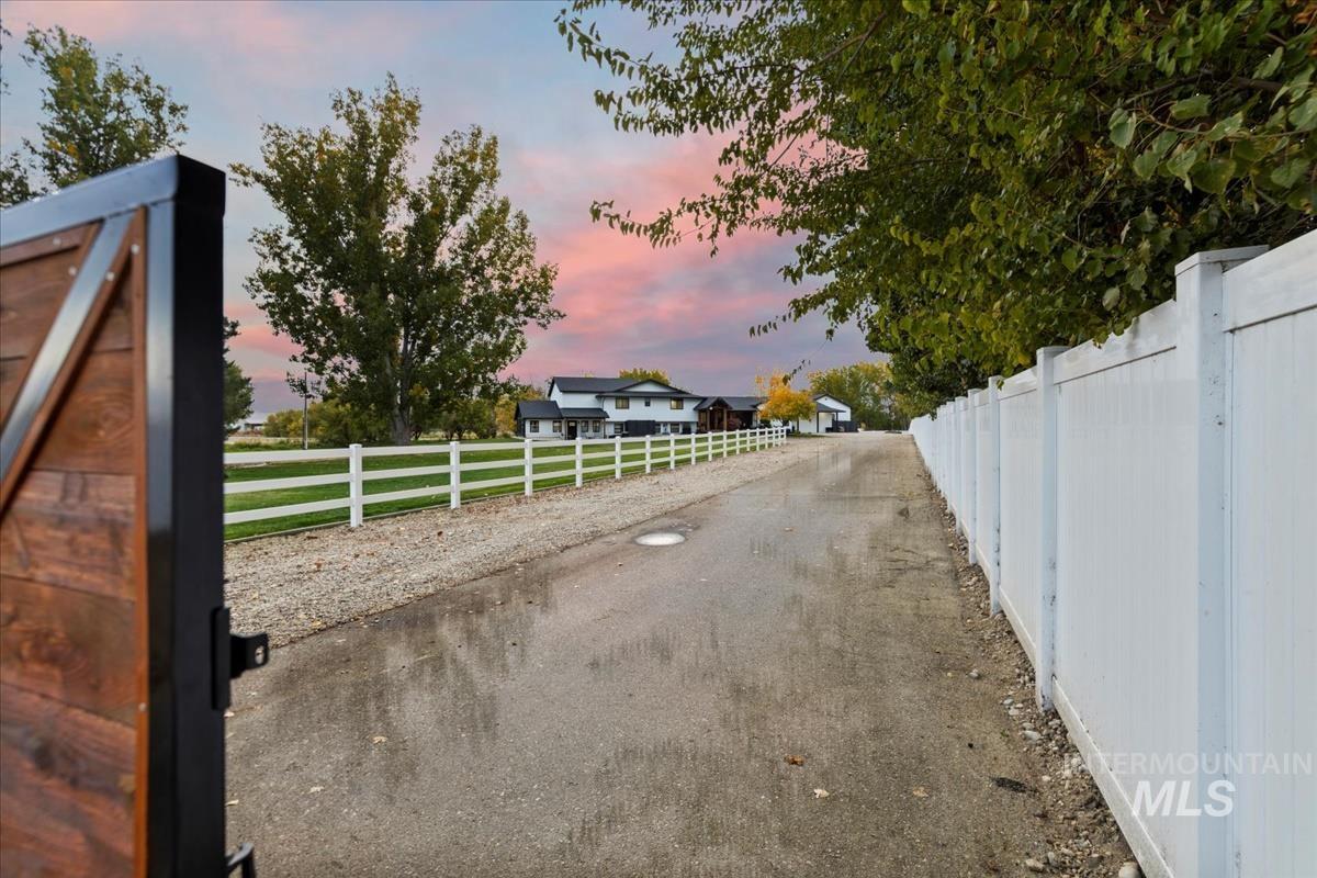 1417 N Kcid Rd, Caldwell, Idaho 83605, 6 Bedrooms, 6.5 Bathrooms, Residential For Sale, Price $1,875,000, 98967305