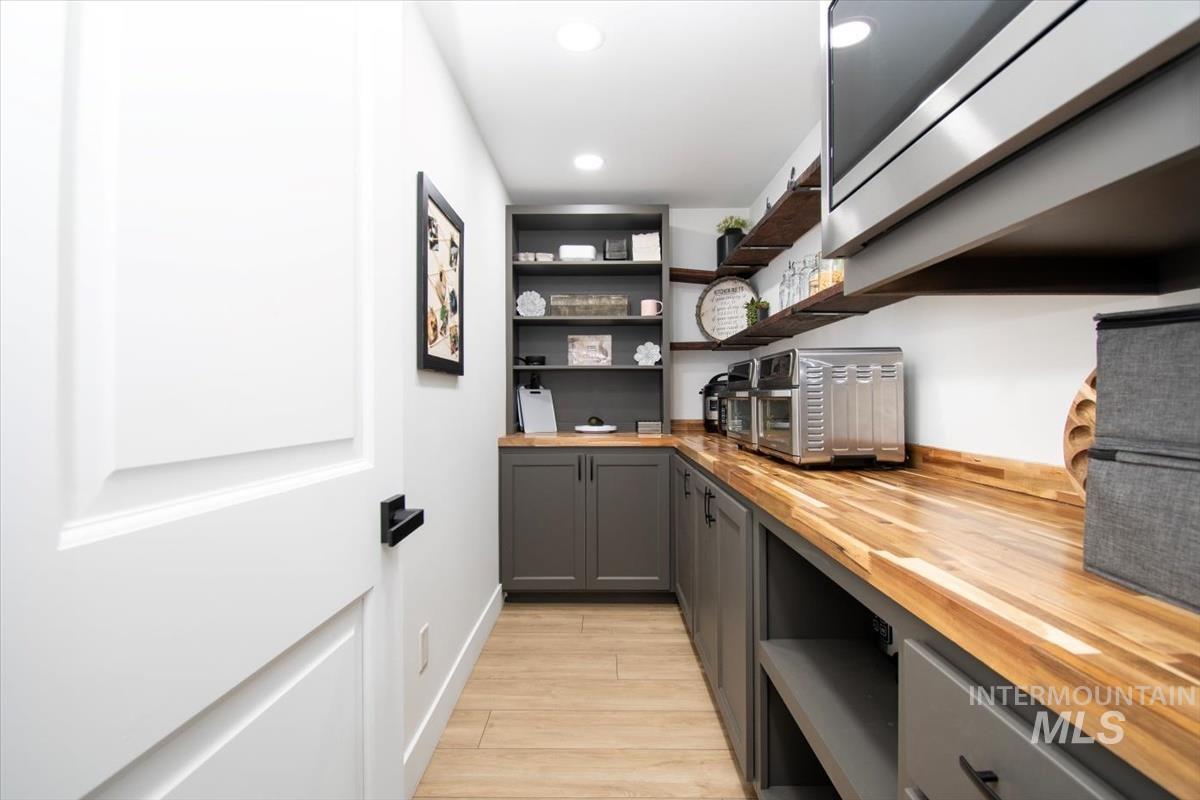 1417 N Kcid Rd, Caldwell, Idaho 83605, 6 Bedrooms, 6.5 Bathrooms, Residential For Sale, Price $1,895,000,MLS 98967305