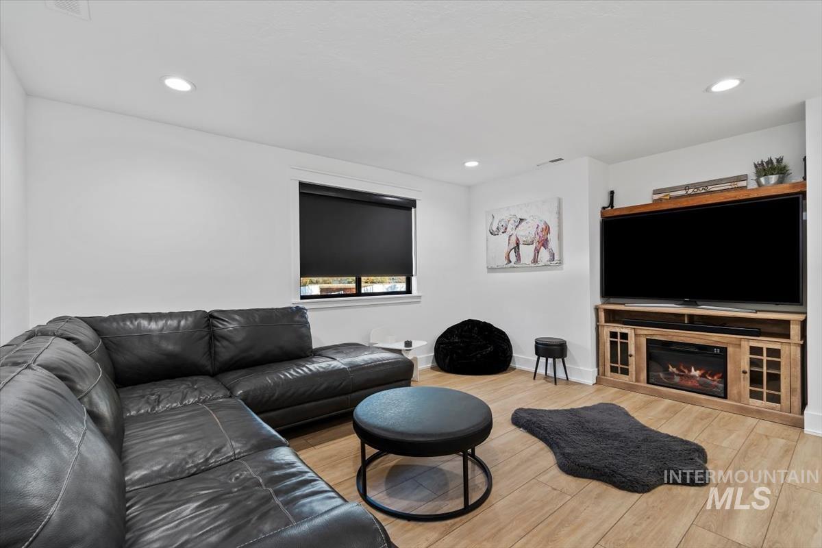 1417 N Kcid Rd, Caldwell, Idaho 83605, 6 Bedrooms, 6.5 Bathrooms, Residential For Sale, Price $1,895,000,MLS 98967305