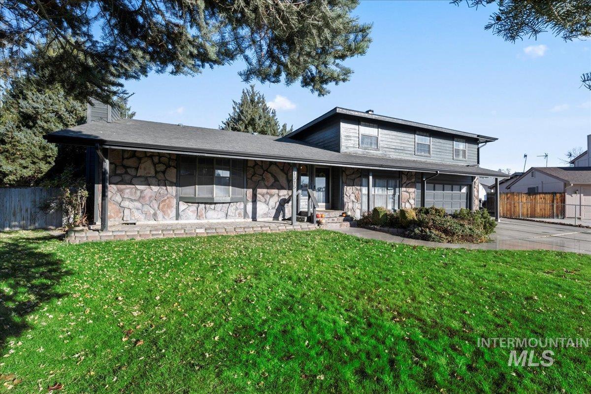 1375 Owyhee Dr, Mountain Home, Idaho 83647, 4 Bedrooms, 2.5 Bathrooms, Residential For Sale, Price $410,000,MLS 98967316