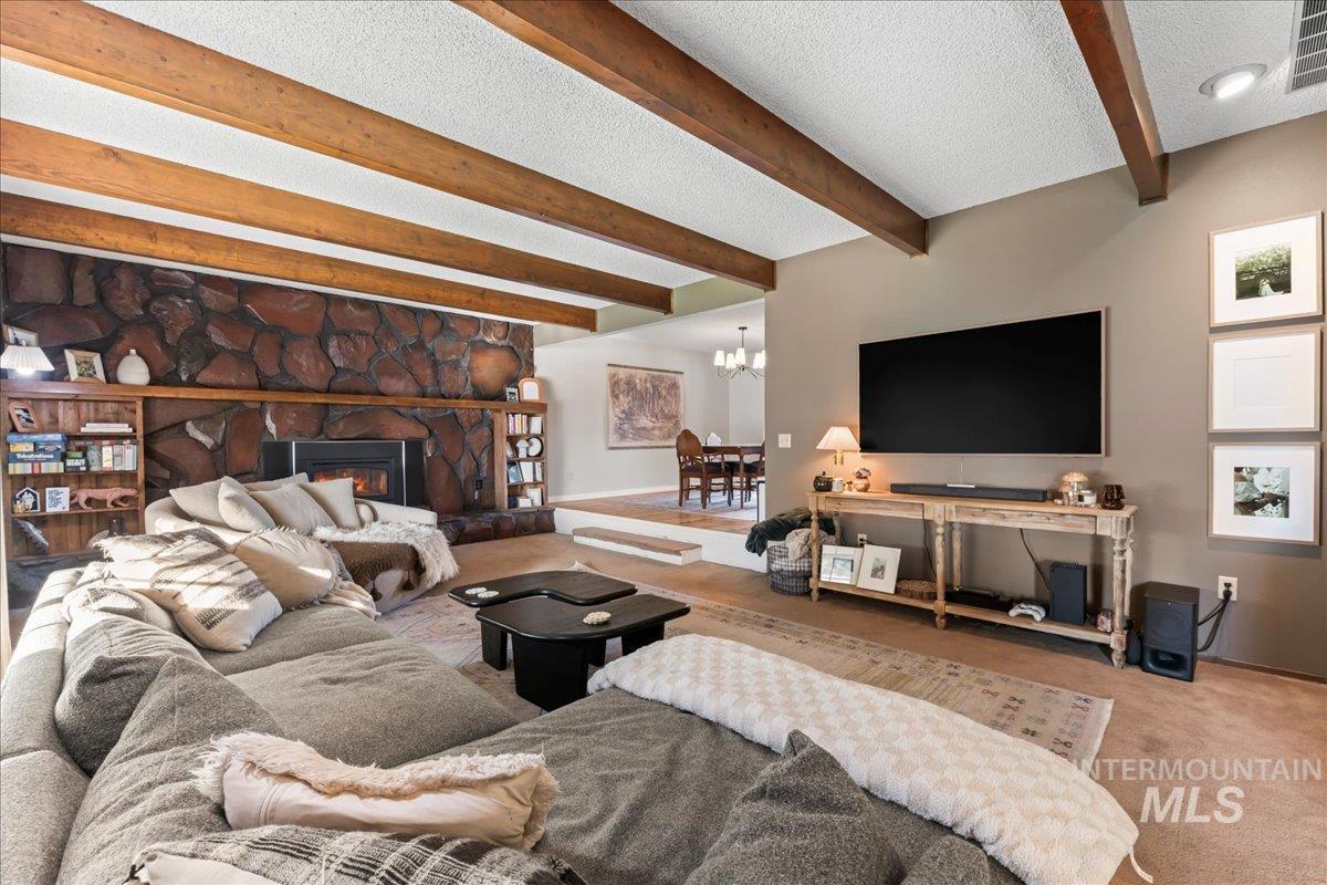 1375 Owyhee Dr, Mountain Home, Idaho 83647, 4 Bedrooms, 2.5 Bathrooms, Residential For Sale, Price $410,000,MLS 98967316