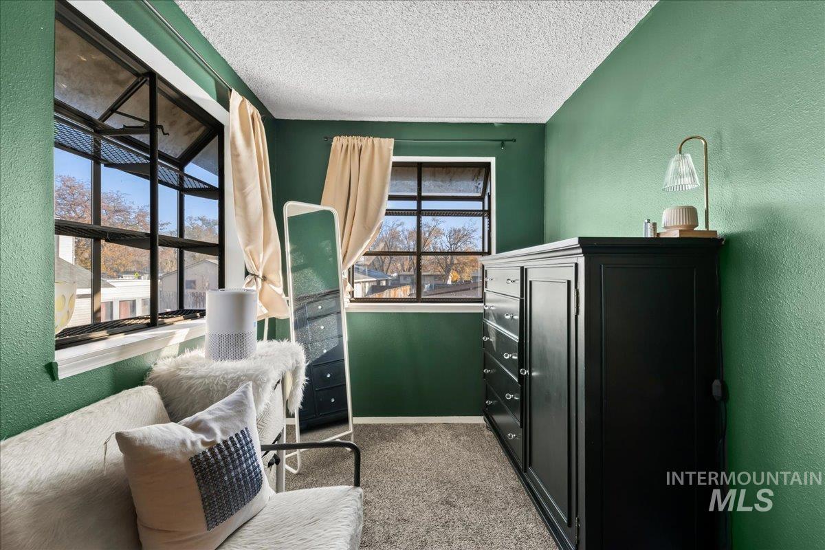 1375 Owyhee Dr, Mountain Home, Idaho 83647, 4 Bedrooms, 2.5 Bathrooms, Residential For Sale, Price $410,000,MLS 98967316