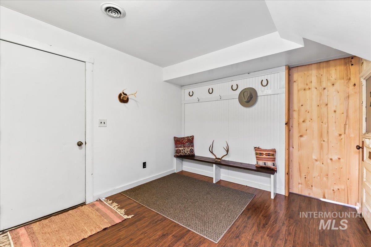 1375 Owyhee Dr, Mountain Home, Idaho 83647, 4 Bedrooms, 2.5 Bathrooms, Residential For Sale, Price $410,000,MLS 98967316