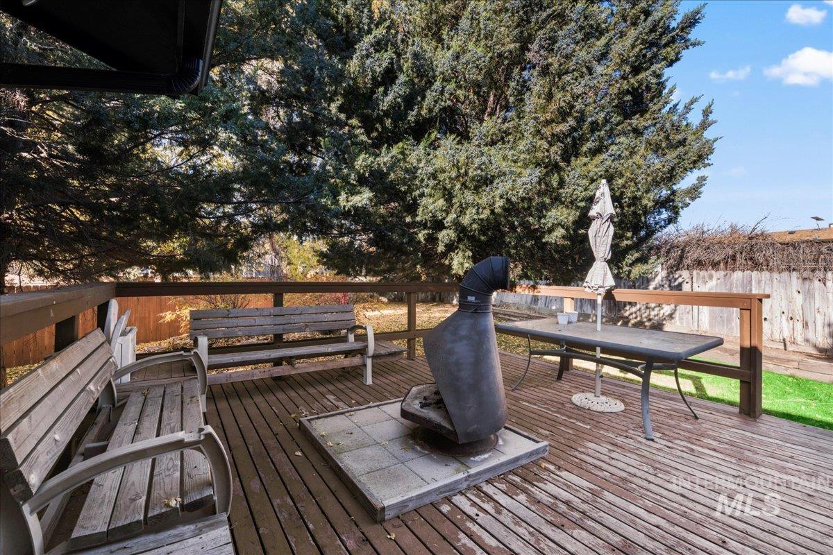 1375 Owyhee Dr, Mountain Home, Idaho 83647, 4 Bedrooms, 2.5 Bathrooms, Residential For Sale, Price $410,000,MLS 98967316