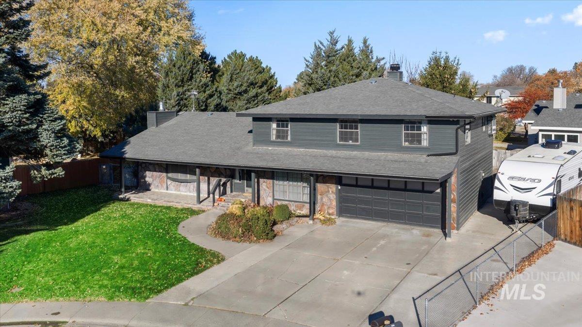 1375 Owyhee Dr, Mountain Home, Idaho 83647, 4 Bedrooms, 2.5 Bathrooms, Residential For Sale, Price $410,000,MLS 98967316