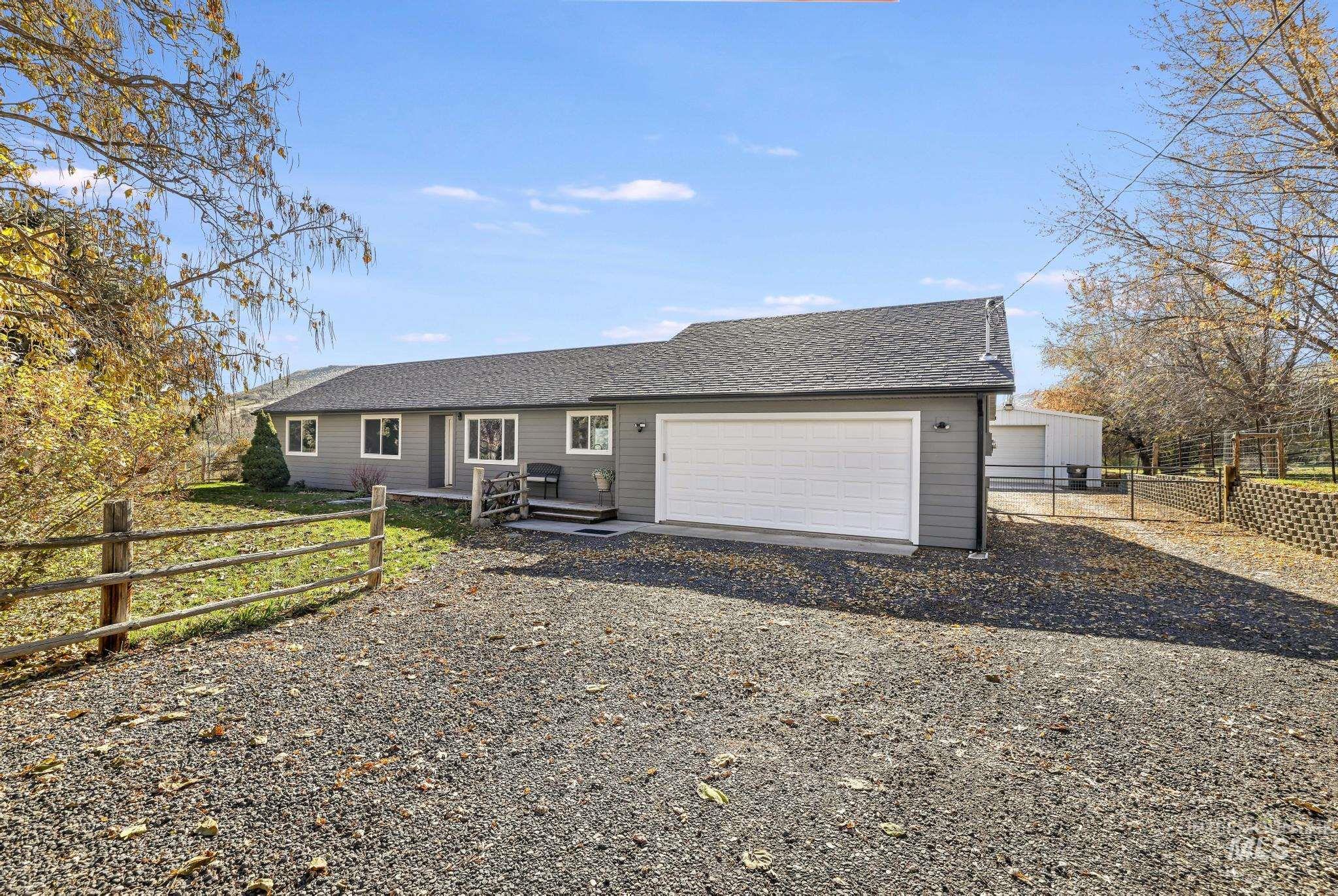 1225 E 4325 N, Buhl, Idaho 83316, 3 Bedrooms, 2 Bathrooms, Residential For Sale, Price $699,000,MLS 98967326