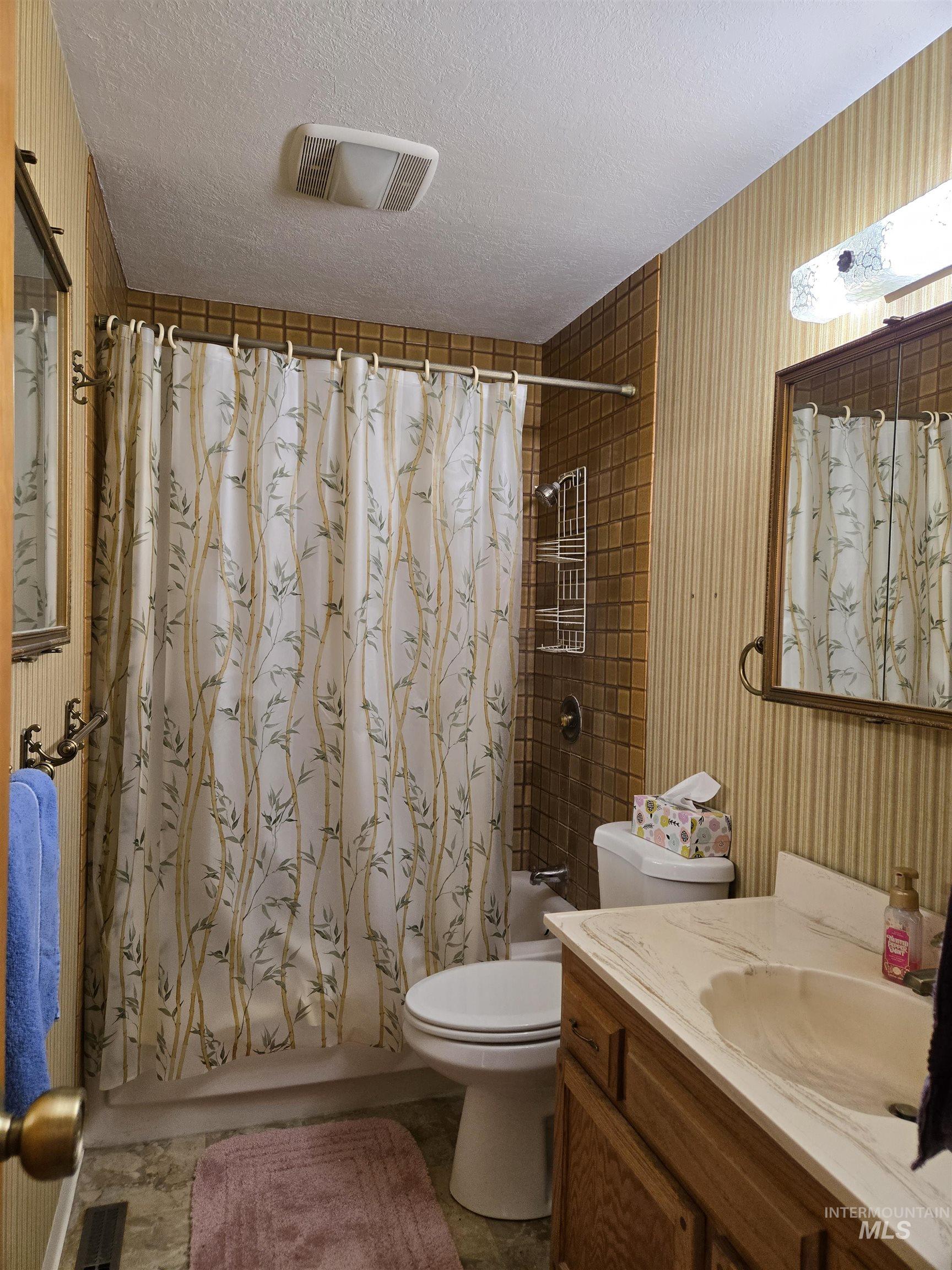 1203 Sears Dr., Ontario, Oregon 97914, 4 Bedrooms, 1.5 Bathrooms, Residential For Sale, Price $384,500,MLS 98967328