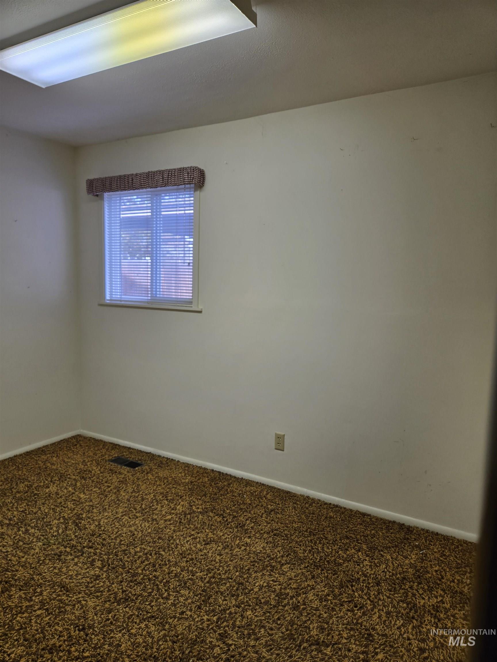 1203 Sears Dr., Ontario, Oregon 97914, 4 Bedrooms, 1.5 Bathrooms, Residential For Sale, Price $384,500,MLS 98967328