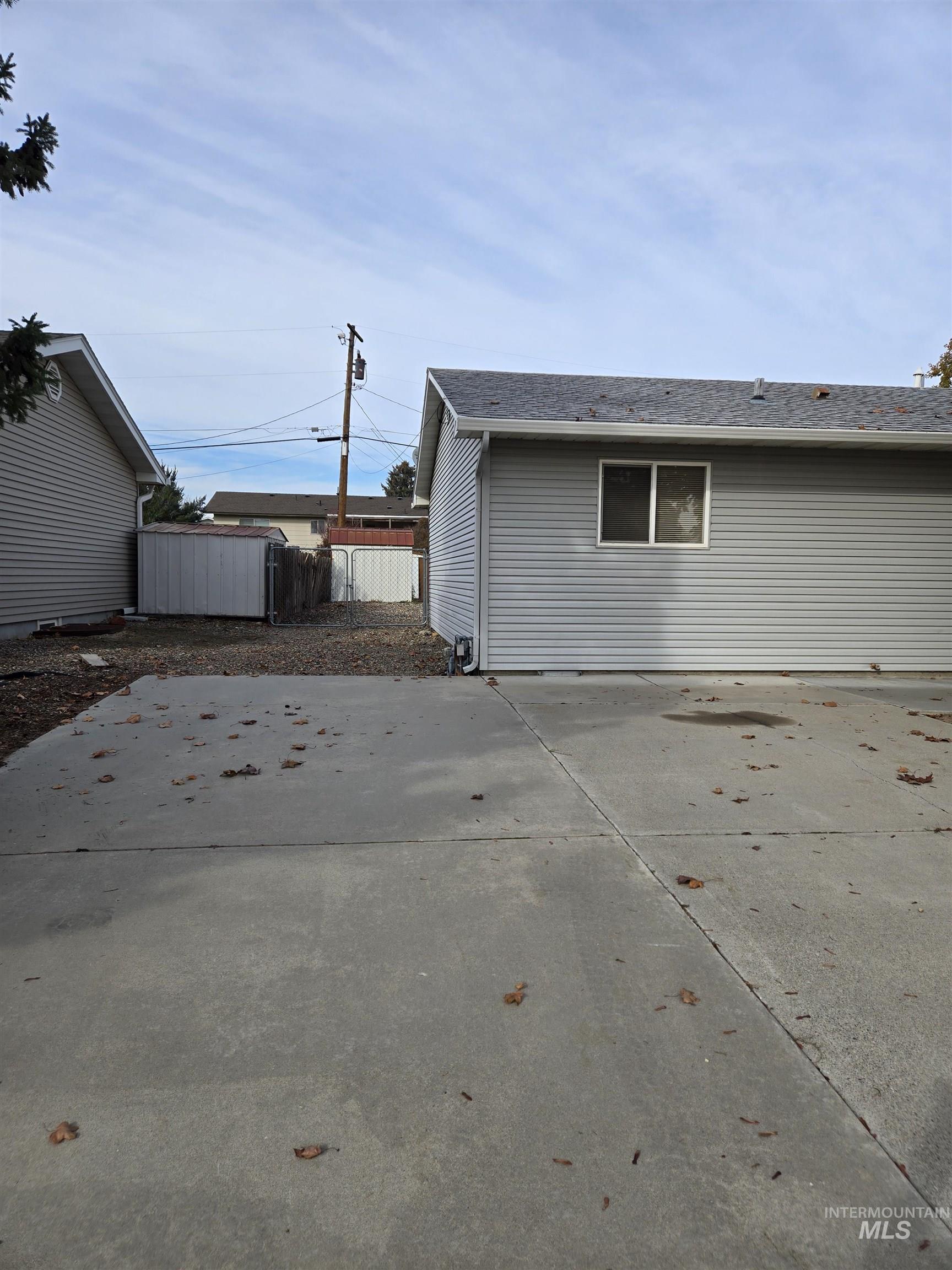 1203 Sears Dr., Ontario, Oregon 97914, 4 Bedrooms, 1.5 Bathrooms, Residential For Sale, Price $384,500,MLS 98967328