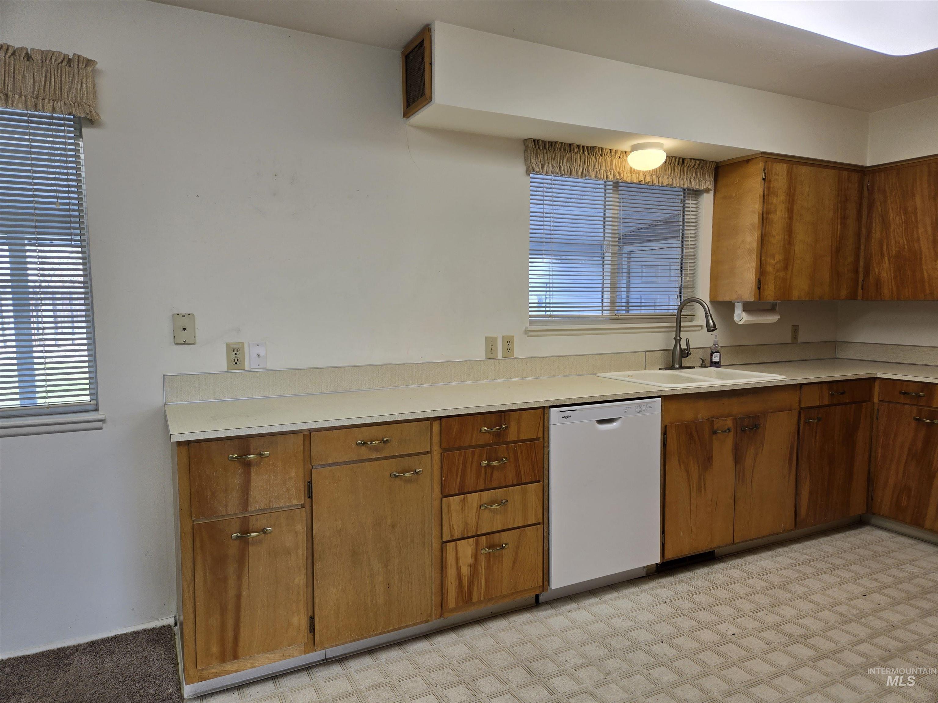 1203 Sears Dr., Ontario, Oregon 97914, 4 Bedrooms, 1.5 Bathrooms, Residential For Sale, Price $384,500,MLS 98967328