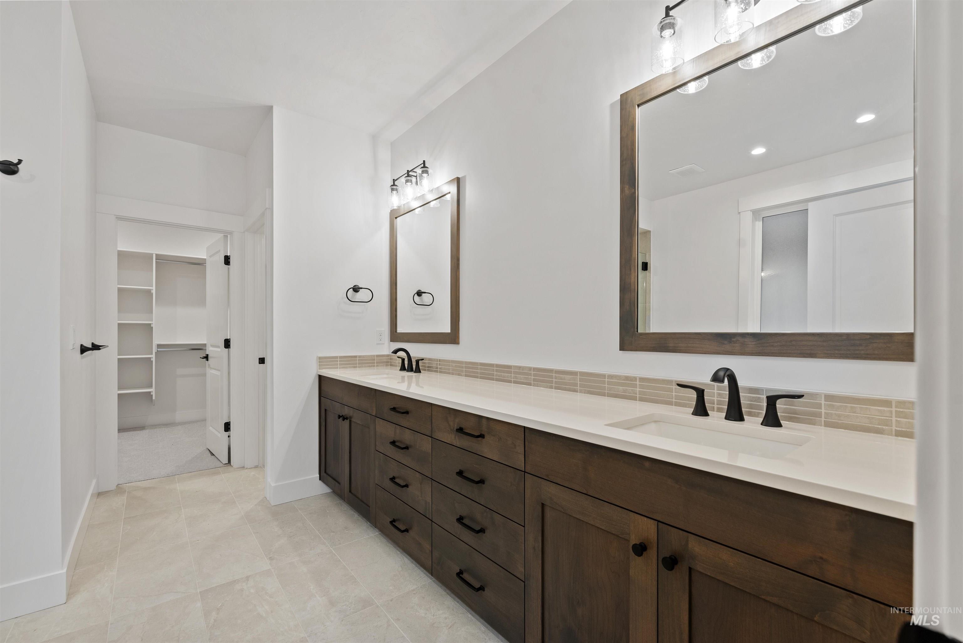 2129 E Blakehurst St, Kuna, Idaho 83634, 4 Bedrooms, 2.5 Bathrooms, Residential For Sale, Price $709,880,MLS 98967363