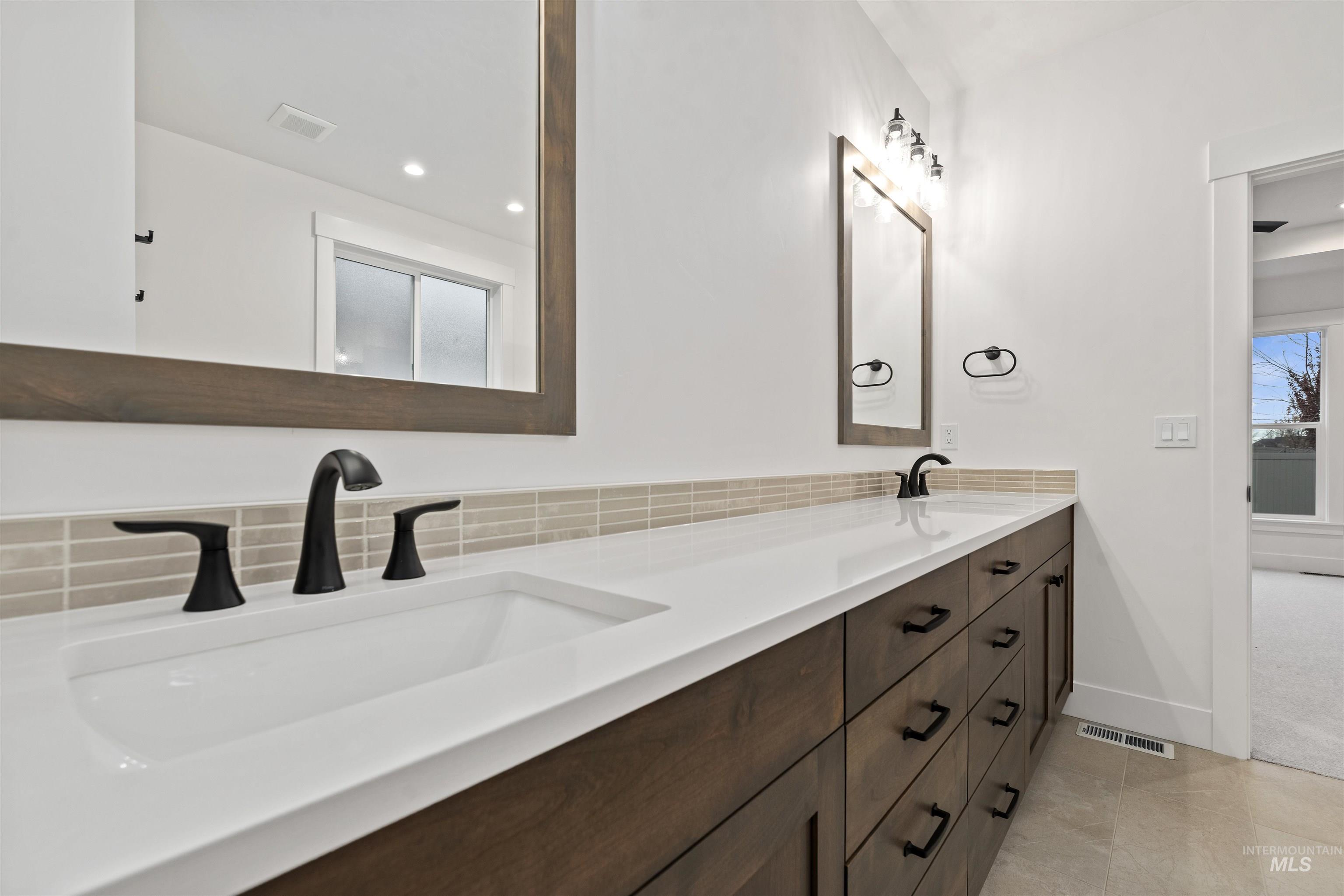 2129 E Blakehurst St, Kuna, Idaho 83634, 4 Bedrooms, 2.5 Bathrooms, Residential For Sale, Price $709,880,MLS 98967363