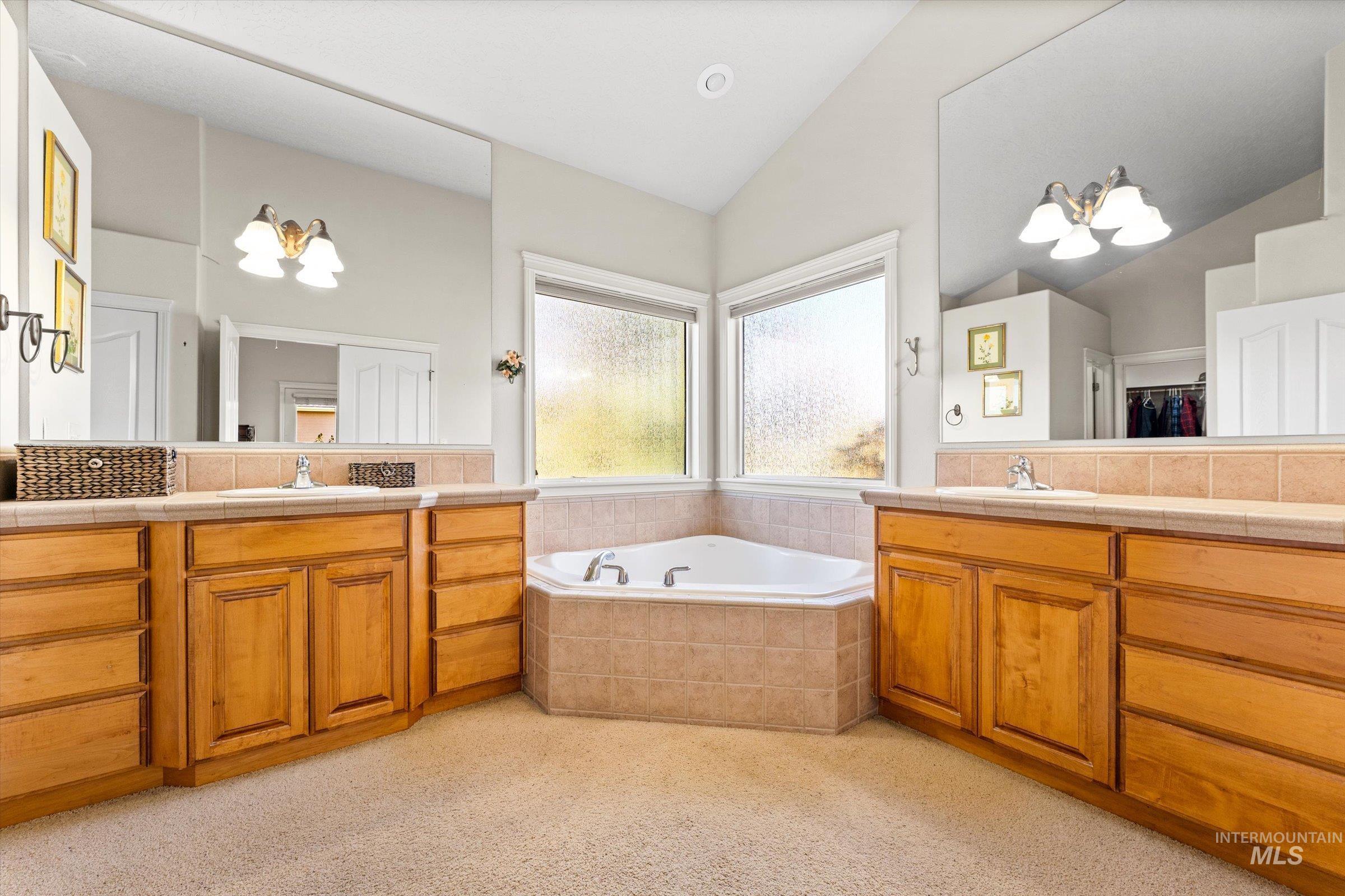 716 W Kodiak Drive, Meridian, Idaho 83642, 3 Bedrooms, 2.5 Bathrooms, Residential For Sale, Price $619,900,MLS 98967379