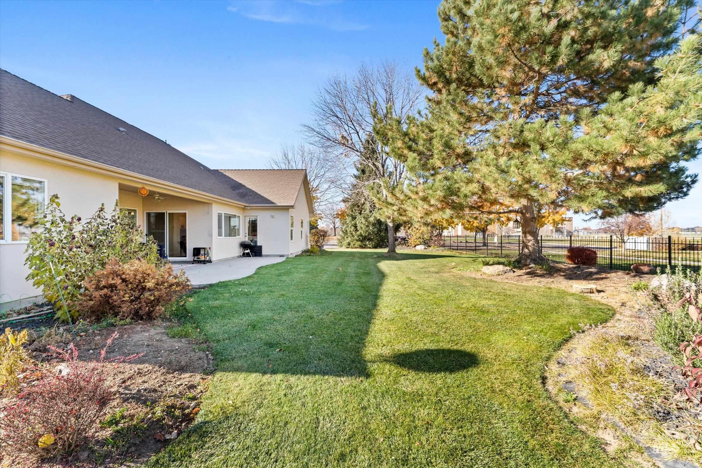 716 W Kodiak Drive, Meridian, Idaho 83642, 3 Bedrooms, 2.5 Bathrooms, Residential For Sale, Price $619,900,MLS 98967379