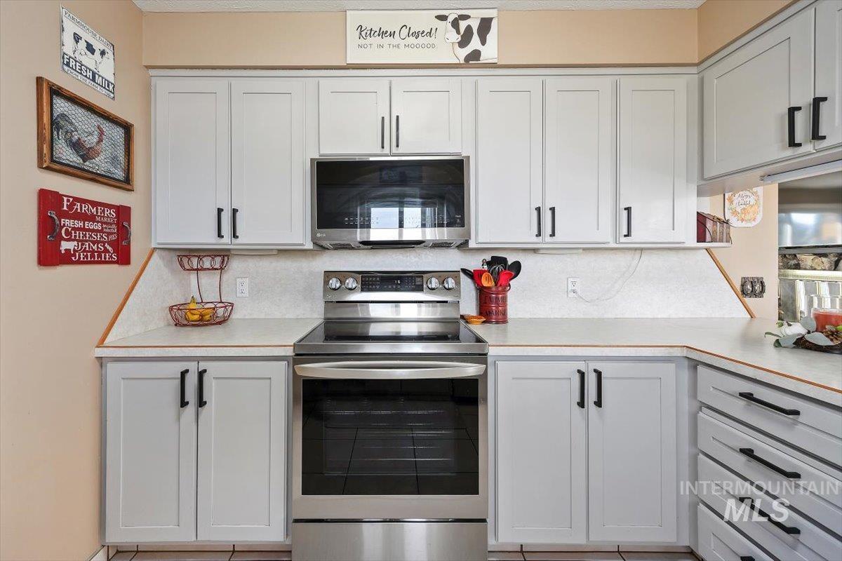 411 Mountain View Ln, Burley, Idaho 83318, 5 Bedrooms, 2 Bathrooms, Residential For Sale, Price $560,000, 98967387