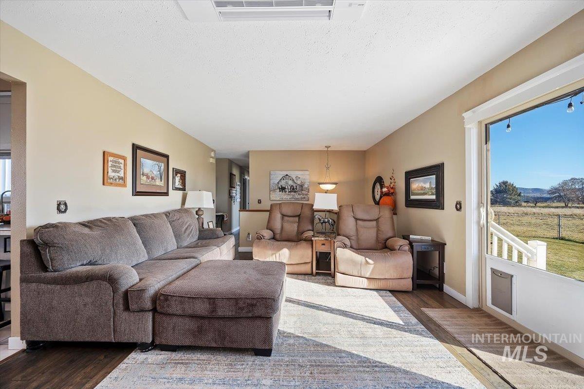 411 Mountain View Ln, Burley, Idaho 83318, 5 Bedrooms, 2 Bathrooms, Residential For Sale, Price $560,000, 98967387