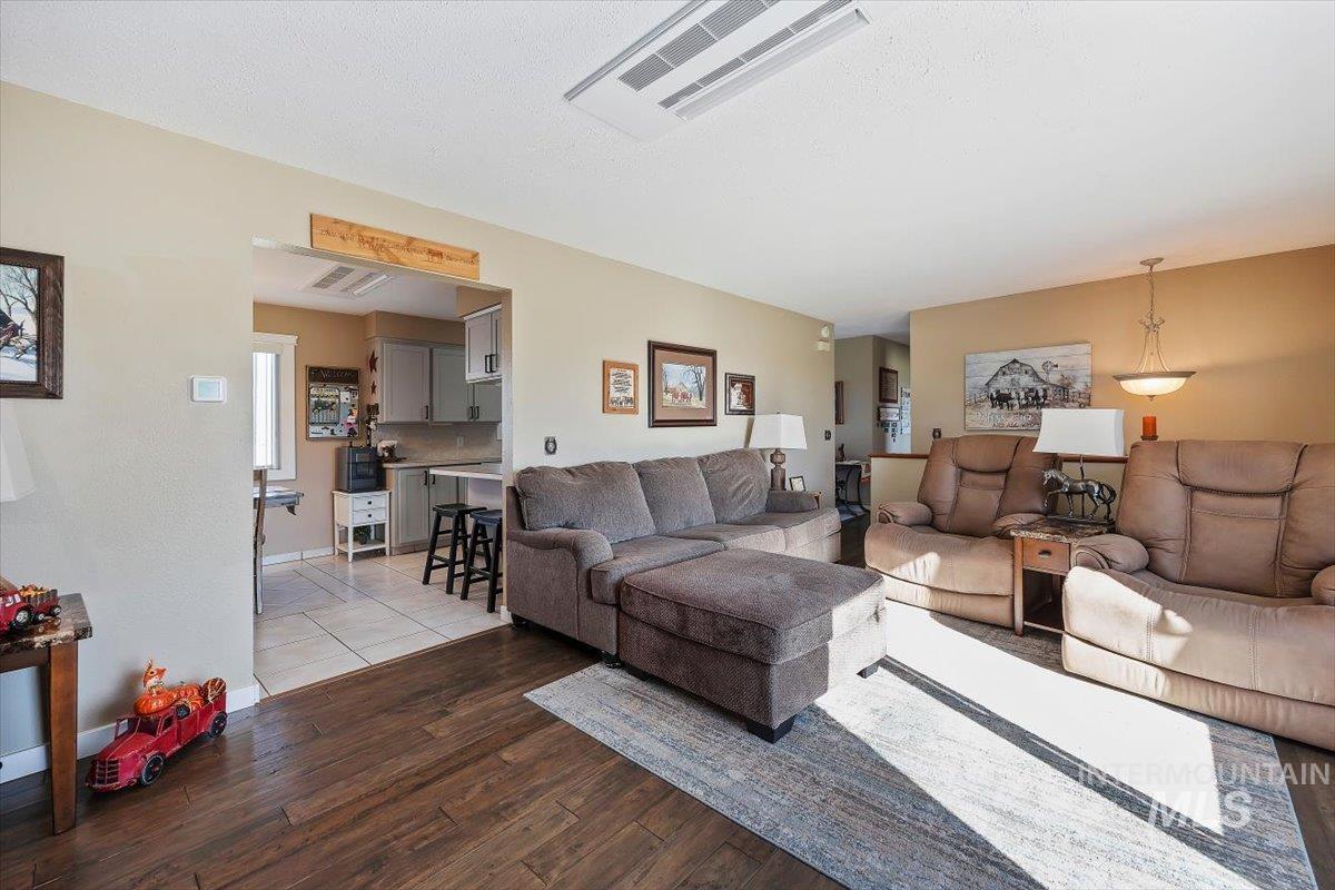 411 Mountain View Ln, Burley, Idaho 83318, 5 Bedrooms, 2 Bathrooms, Residential For Sale, Price $560,000, 98967387