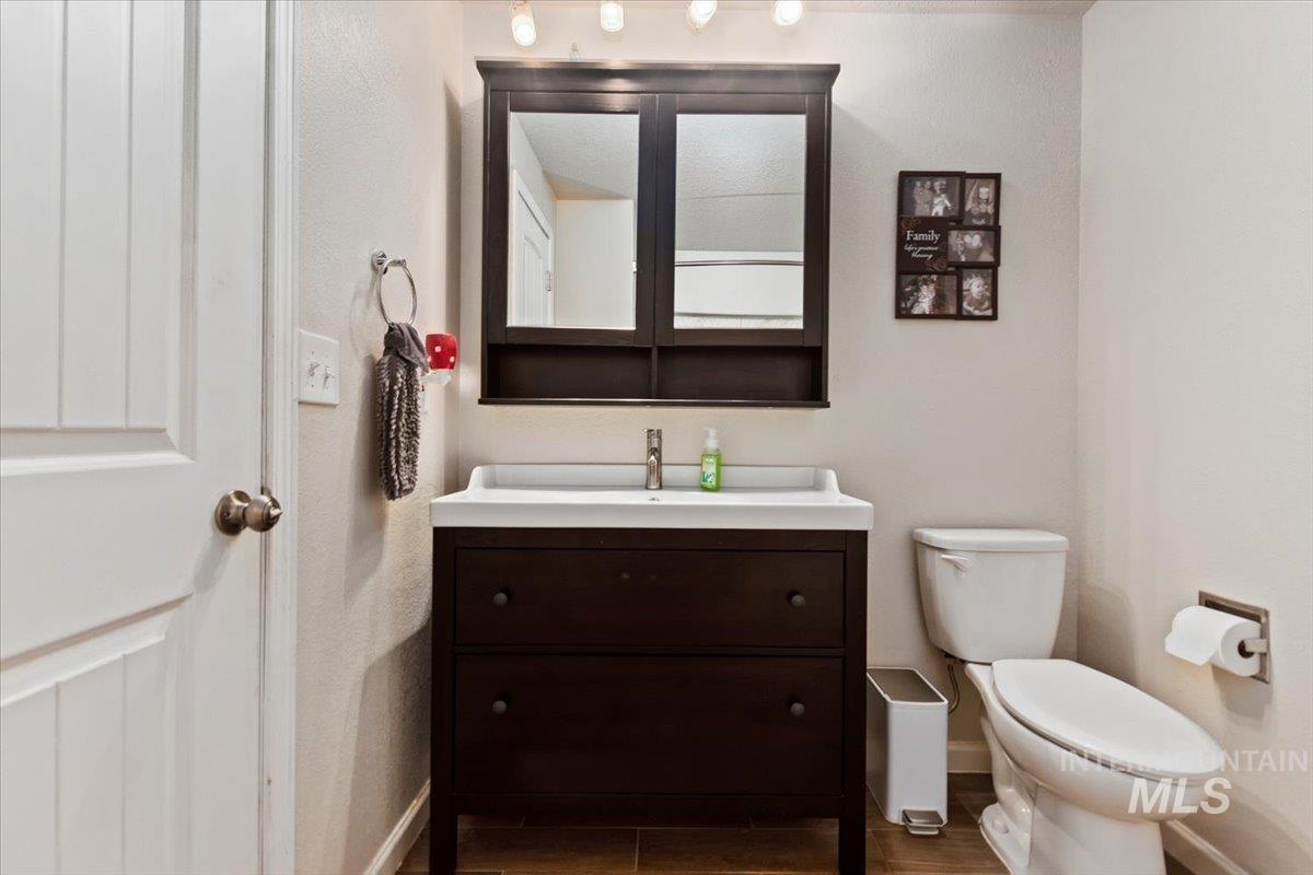 13712 Jarett St., Caldwell, Idaho 83607, 3 Bedrooms, 2.5 Bathrooms, Residential For Sale, Price $524,900,MLS 98967389