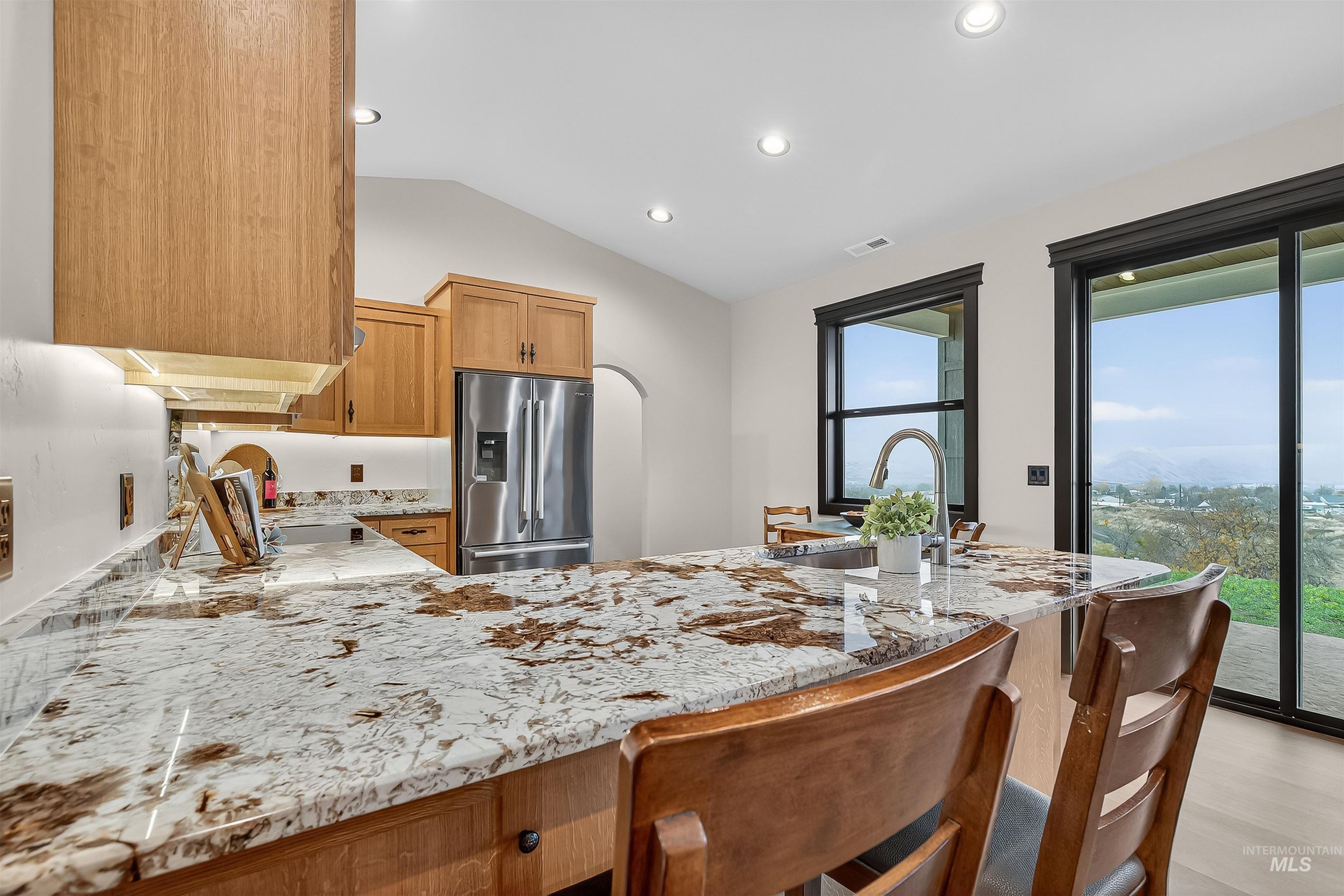 1664 Bennett Hill Dr., Clarkston, Washington 99403, 3 Bedrooms, 2 Bathrooms, Residential For Sale, Price $529,000,MLS 98967391