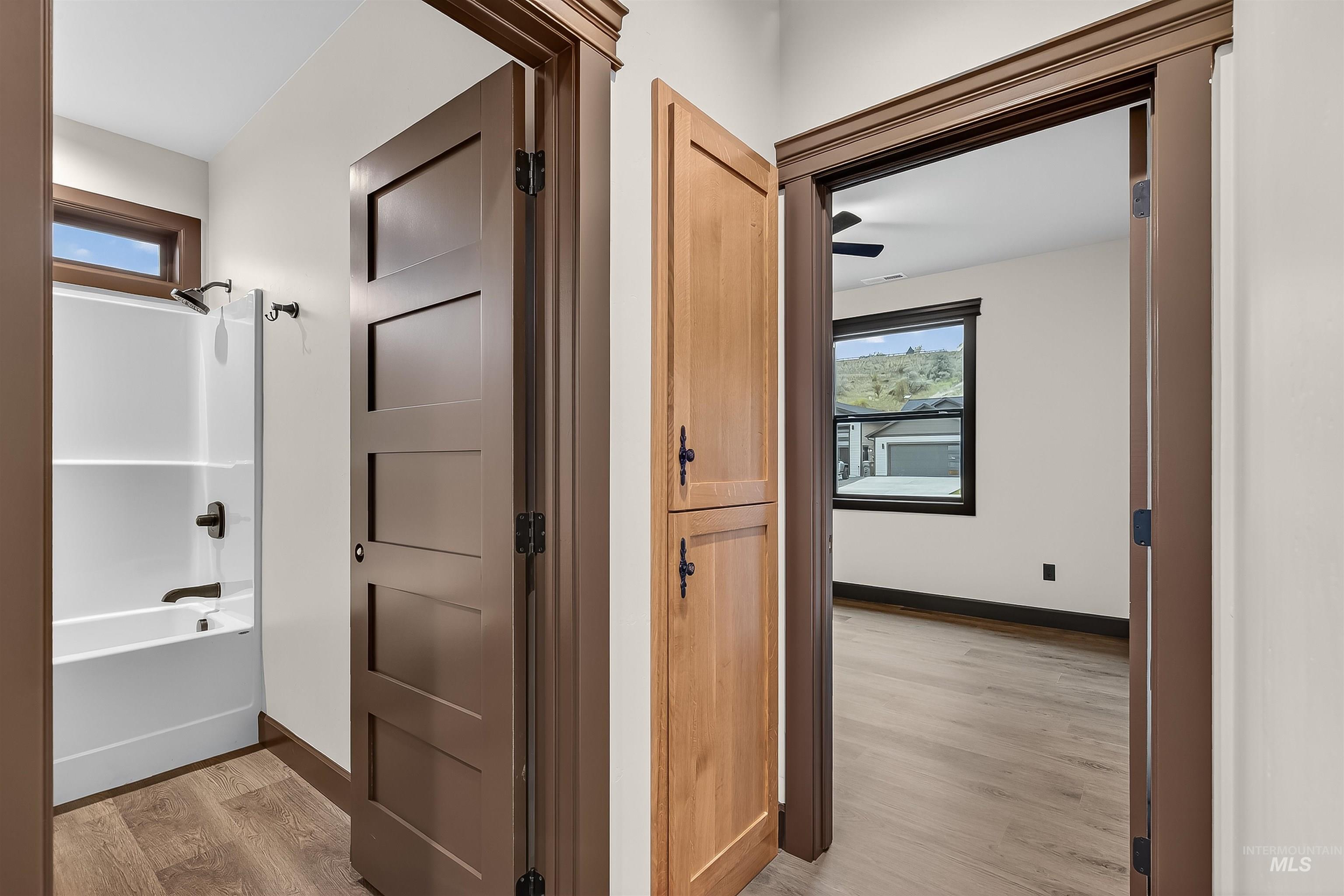 1664 Bennett Hill Dr., Clarkston, Washington 99403, 3 Bedrooms, 2 Bathrooms, Residential For Sale, Price $529,000,MLS 98967391