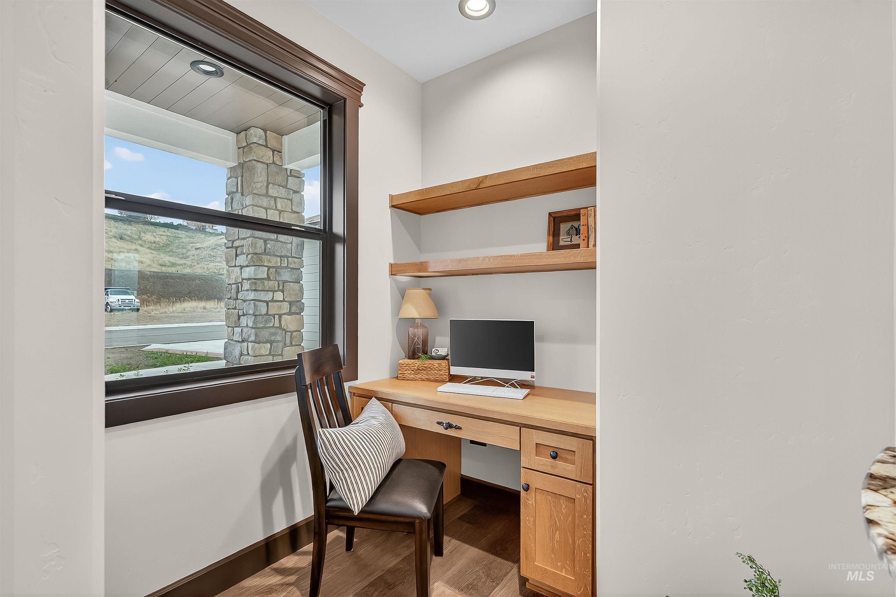 1664 Bennett Hill Dr., Clarkston, Washington 99403, 3 Bedrooms, 2 Bathrooms, Residential For Sale, Price $529,000,MLS 98967391